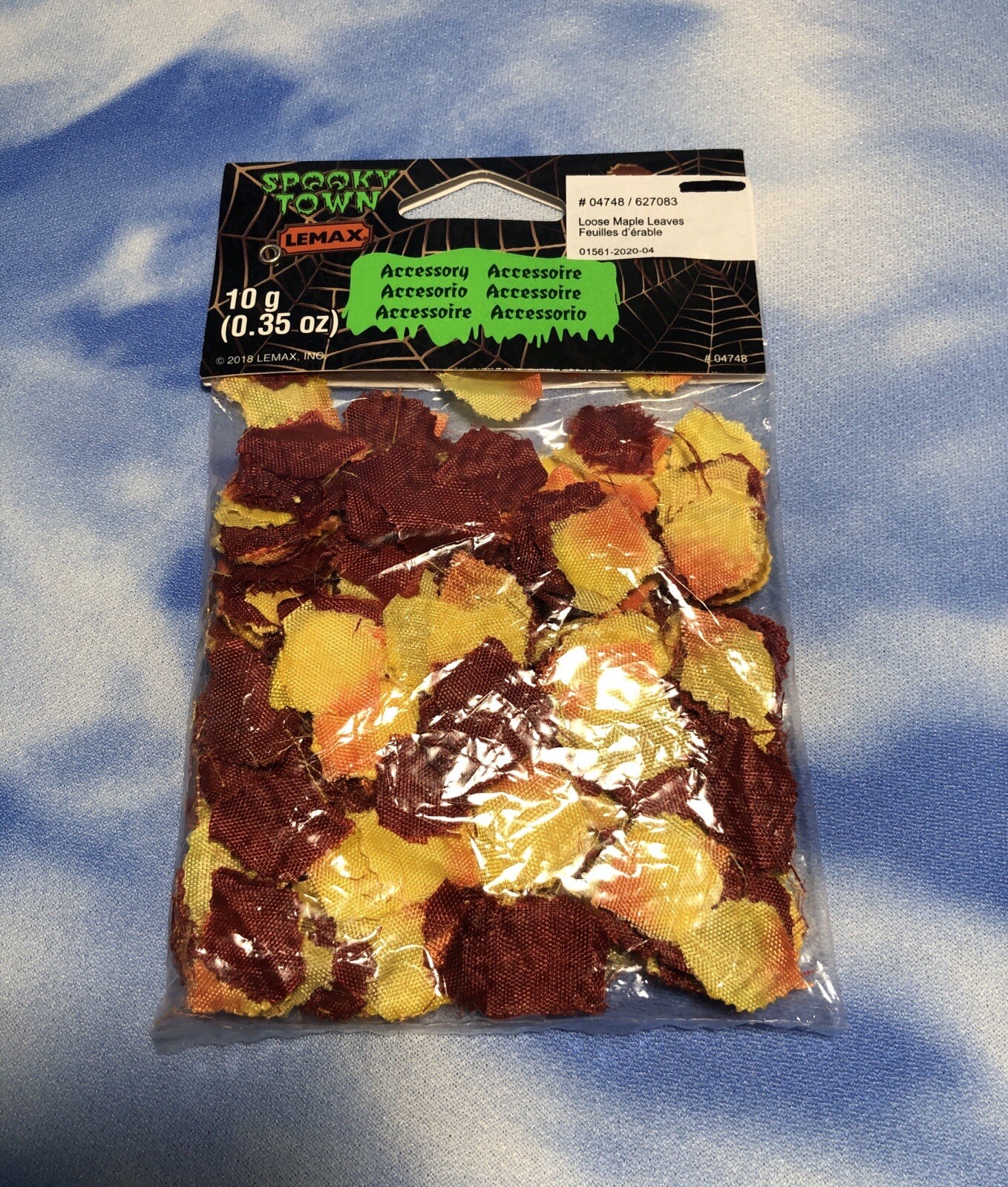NEW 2018 Lemax Spooky Town Accessory “Loose Maple Leaves” #04748 NIP
