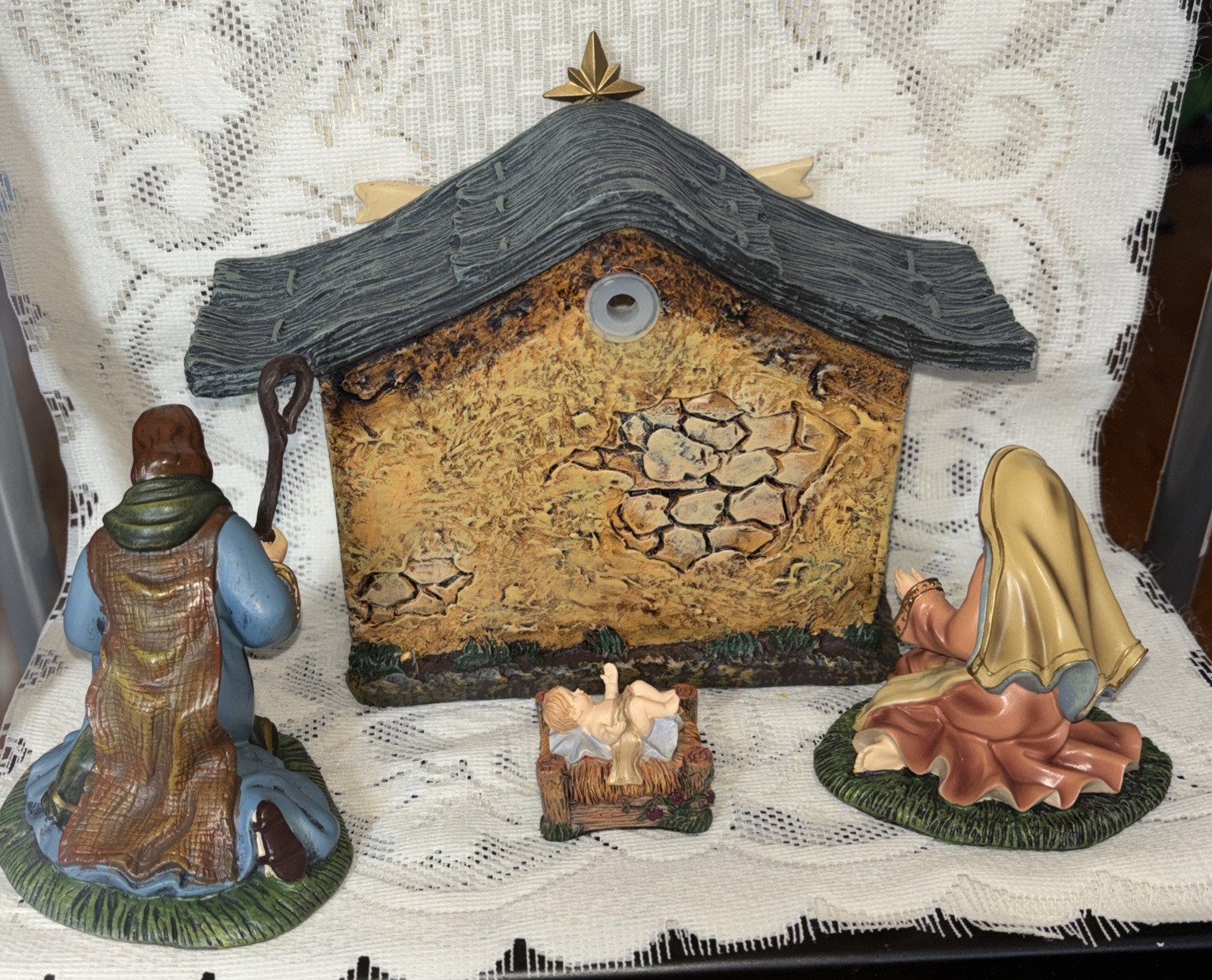 Thomas Kinkade Nativity Hawthorne Village Holy Family & Creche Joseph Mary Jesus