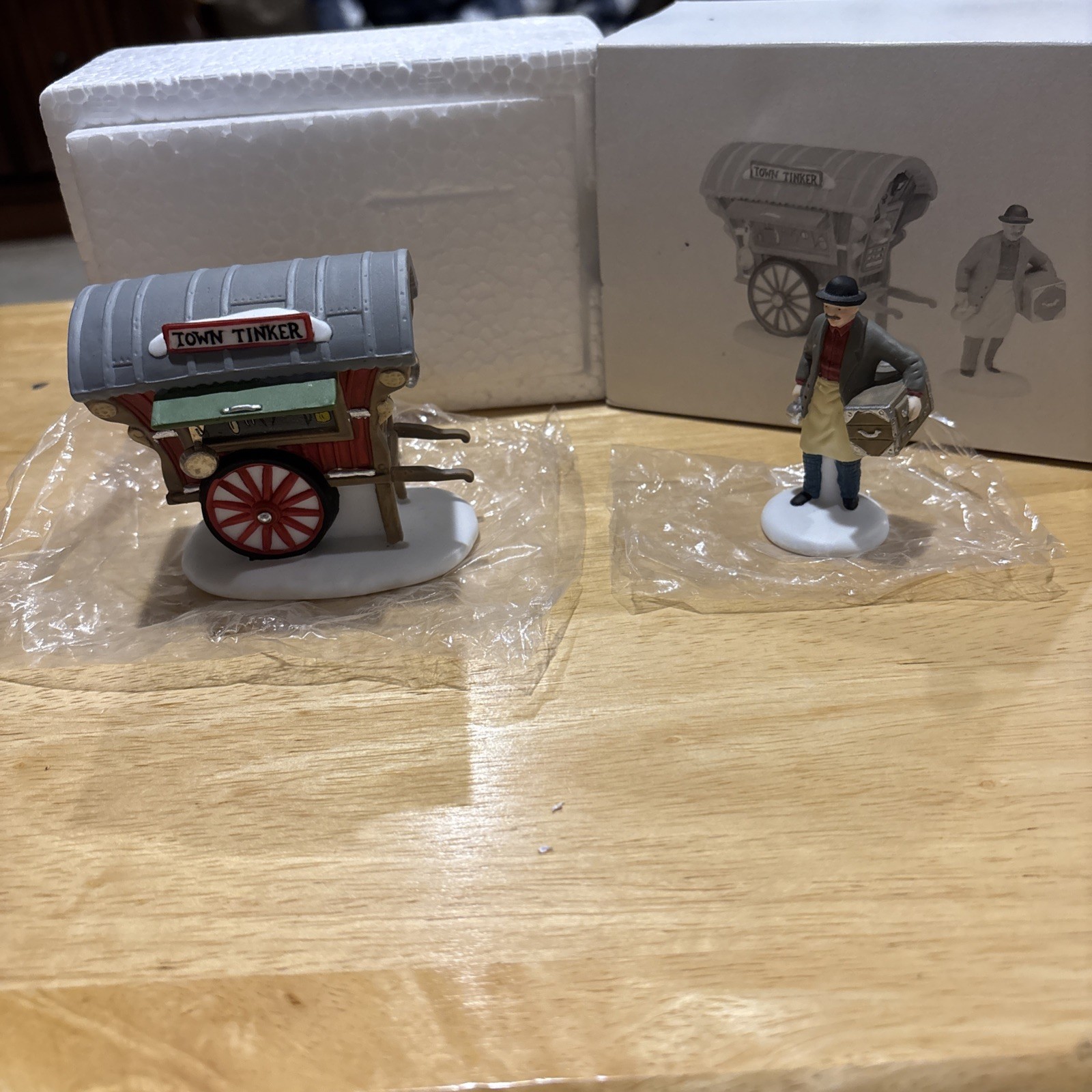 Department 56 Heritage Village – Town Tinker (set of 2) #5646-4