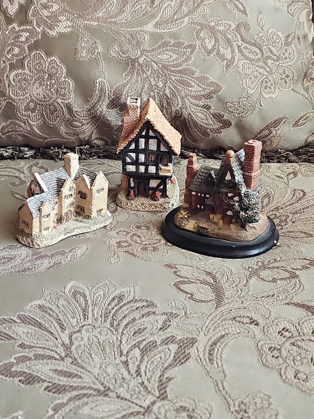 Lot of 3 Hawthorne Gone With The Wind Houses And Buildings -Excellent Condition