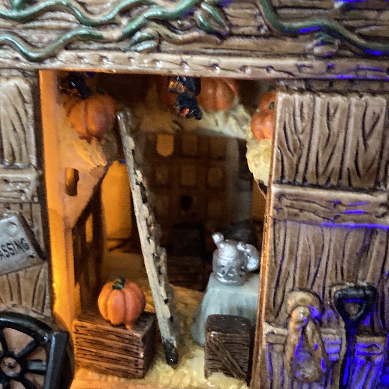 Lemax Creepy Barn Lighted Building Pumpkin Hollow Collection 2005 869