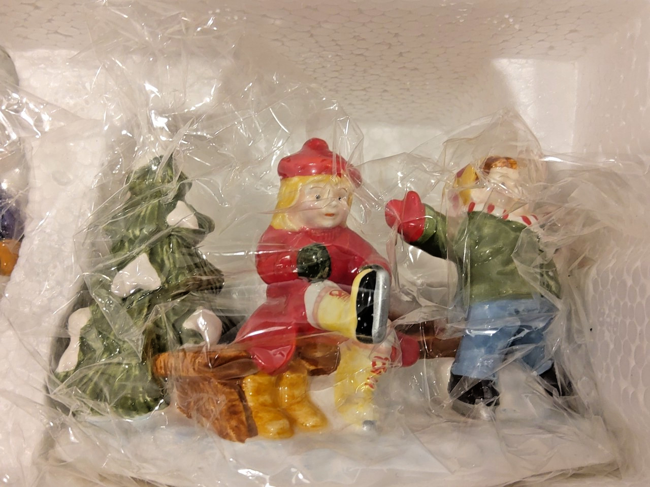 Dept 56 Snow Village “Skaters & Skiers” ST/3 #56.54755 Retired Brand New in Box