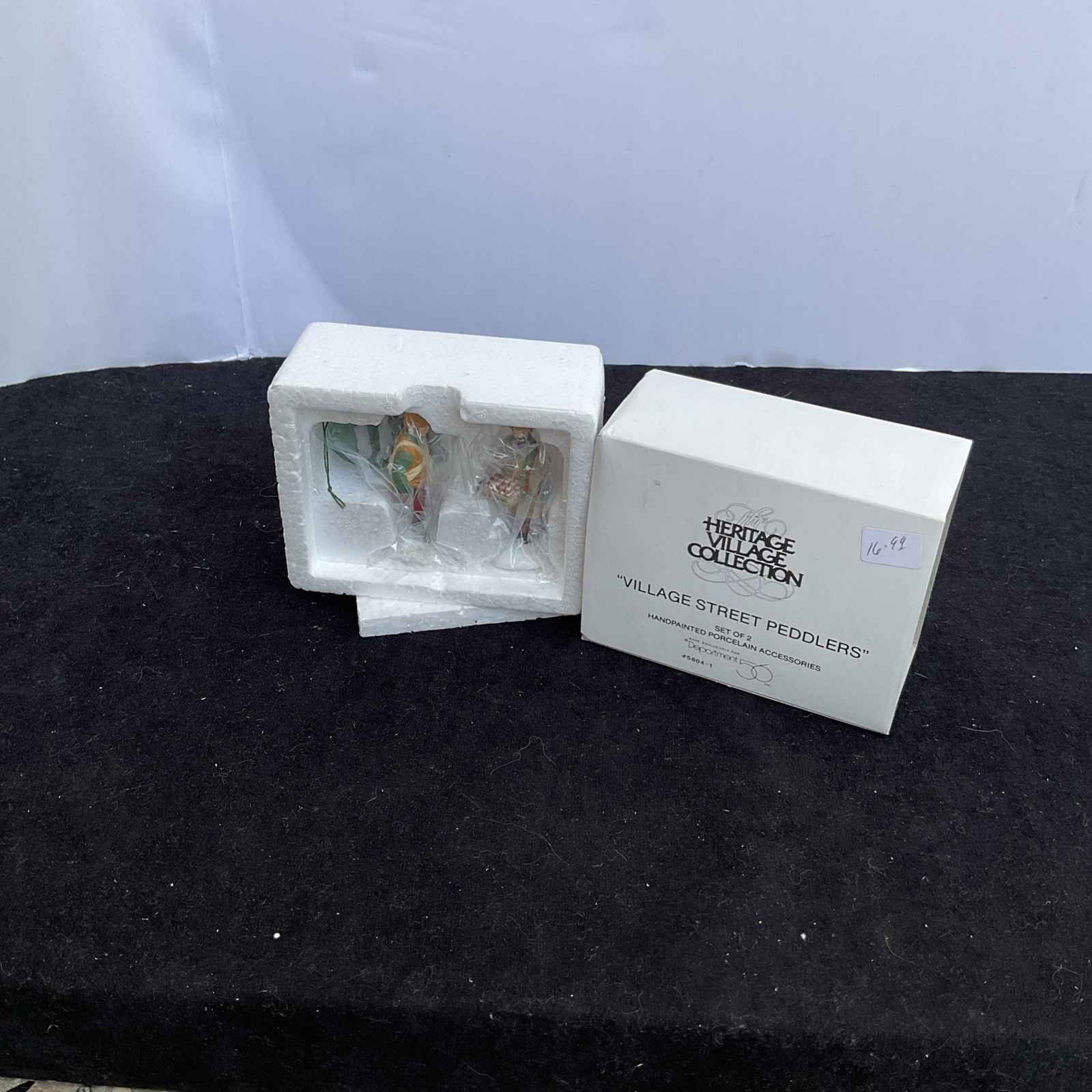 Dept.56 Heritage Village Accesory Village Street Peddlers #58041 NEW