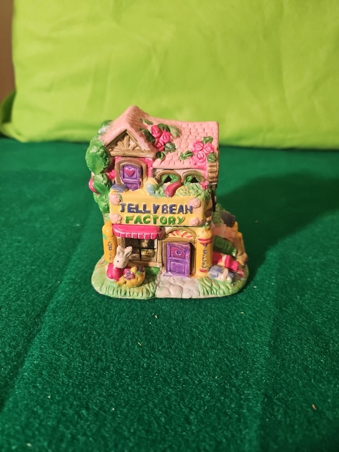 Vintage Lot of 5 Easter Village Houses.