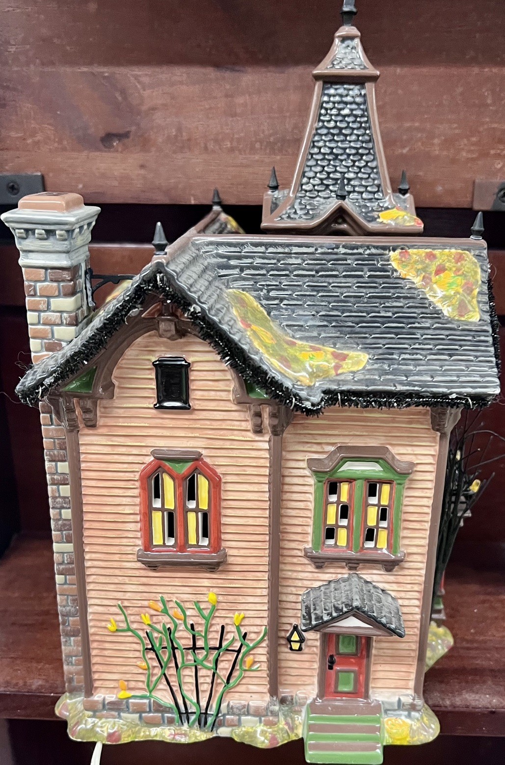 Dept 56 Halloween Victorian House 2005 Lighted Original Box Snow Village