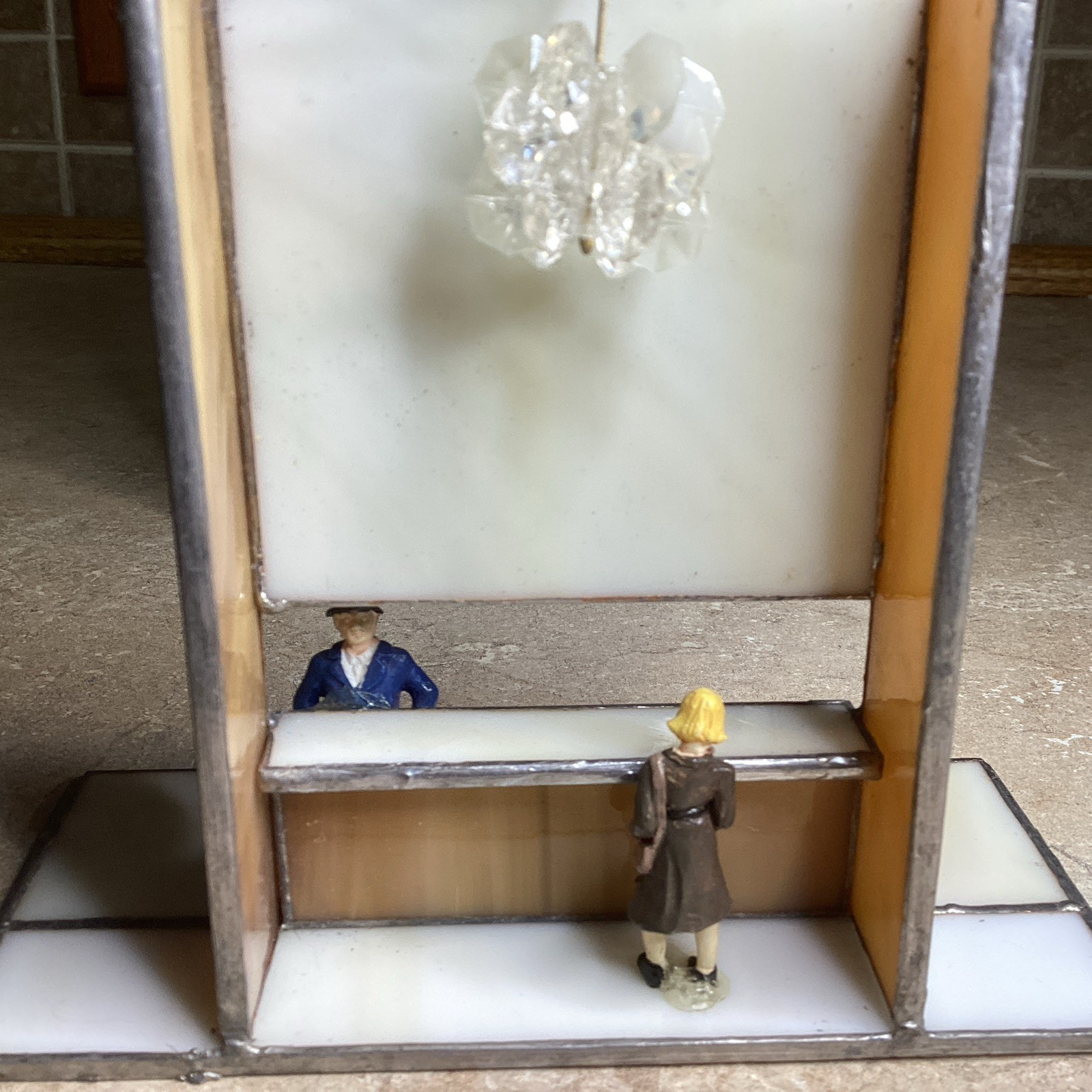 HERSHEY STAINED GLASS -Chocolate Town 1996-post Office – 3 Lights-RUDY BROS.