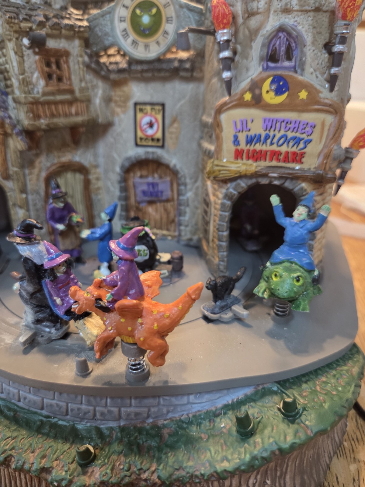 Lemax Spooky Town Lil Witches and Warlocks Nightcare Lighted Building 2014 Works
