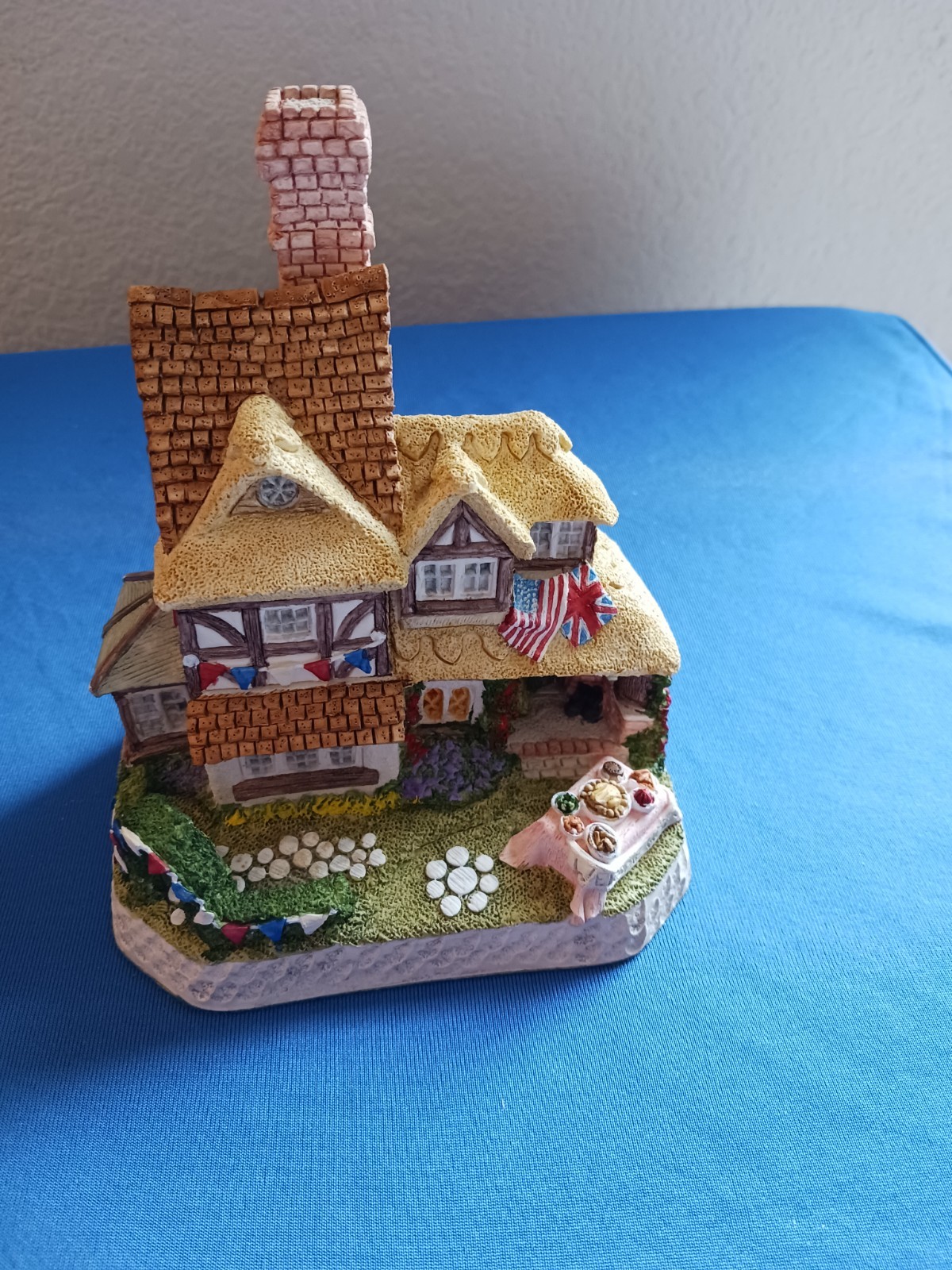 David Winter 1995 Armed Forces Welcome Home Cottage Exclusive OBO