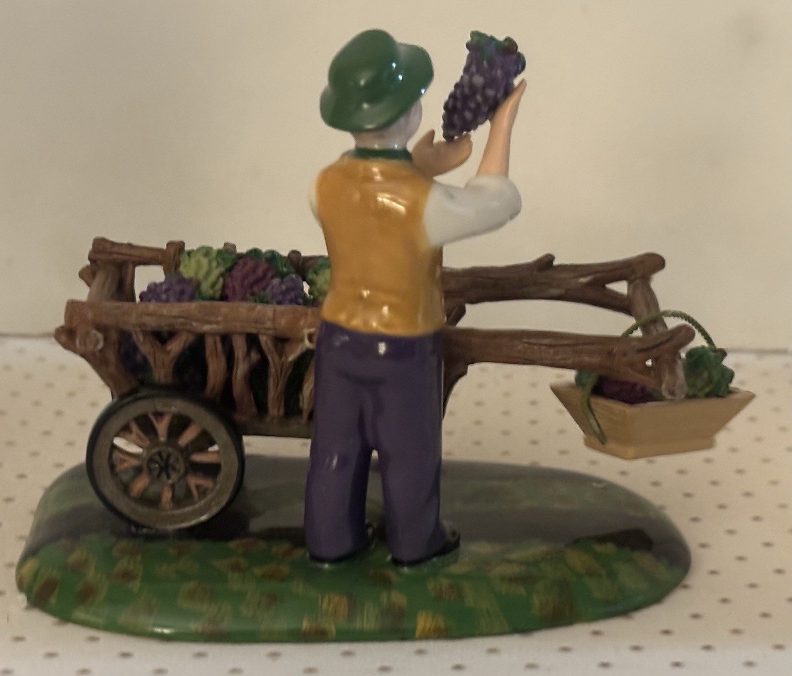 Dept 56 Snow Village Ready For Picking Retired Wine Grapes Accessory