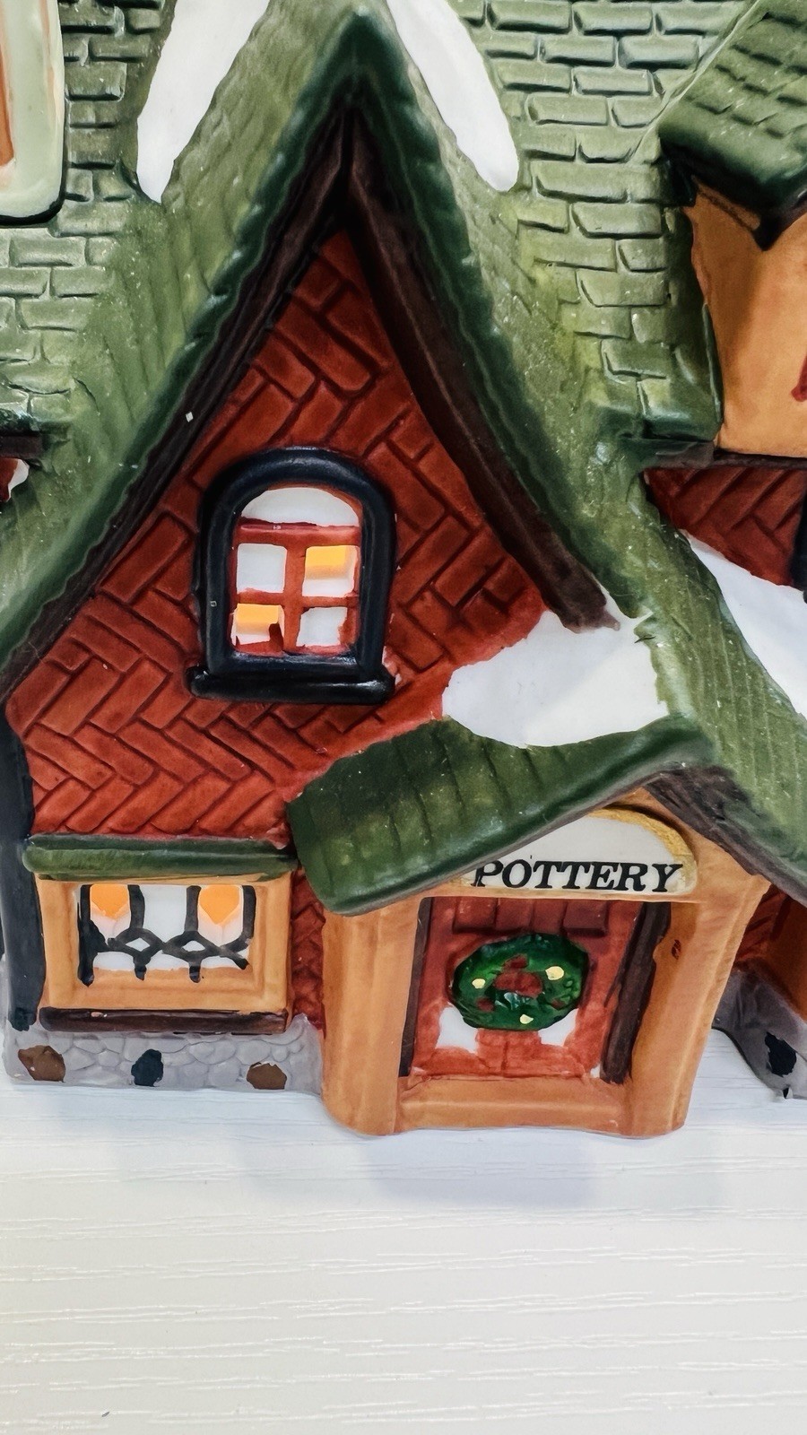 Dickens Keepsake “ Pottery” Porcelain Lighted House Heartland Valley Excellent
