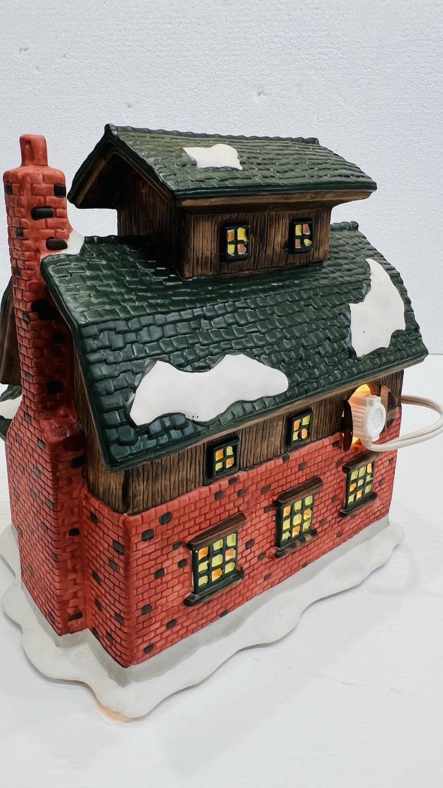 Christmas Delights Porcelain “Farmers Market” Lighted House Retired Excellent !