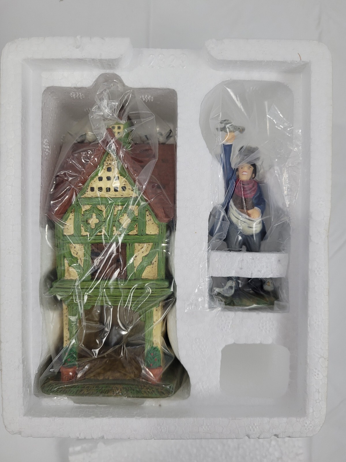 Dept. 56 DickensVillage Hedgerow Dovecote 2 Piece Figure 56.58524