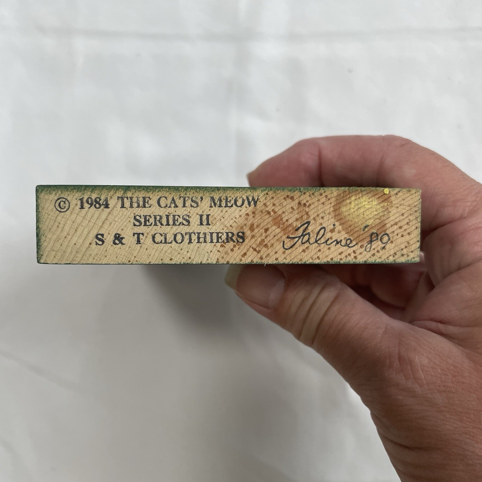 Vintage 1984 The Cats’ Meow S&T Clothiers Wooden Storefront 3 1/2″ x 4 5/8″