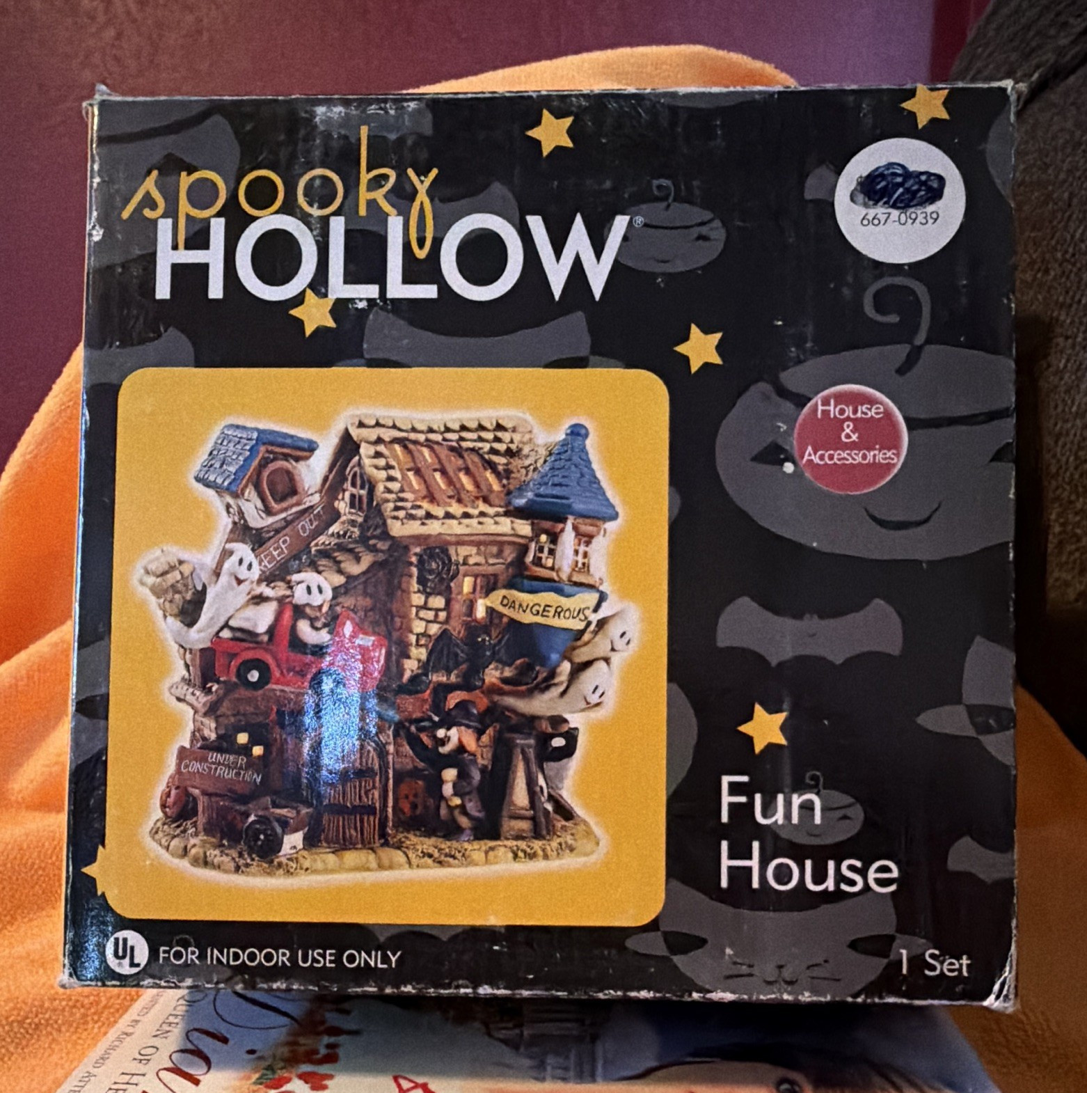 Spooky Hollow Fun House Haunted House Ceramic Set w/ Accessories