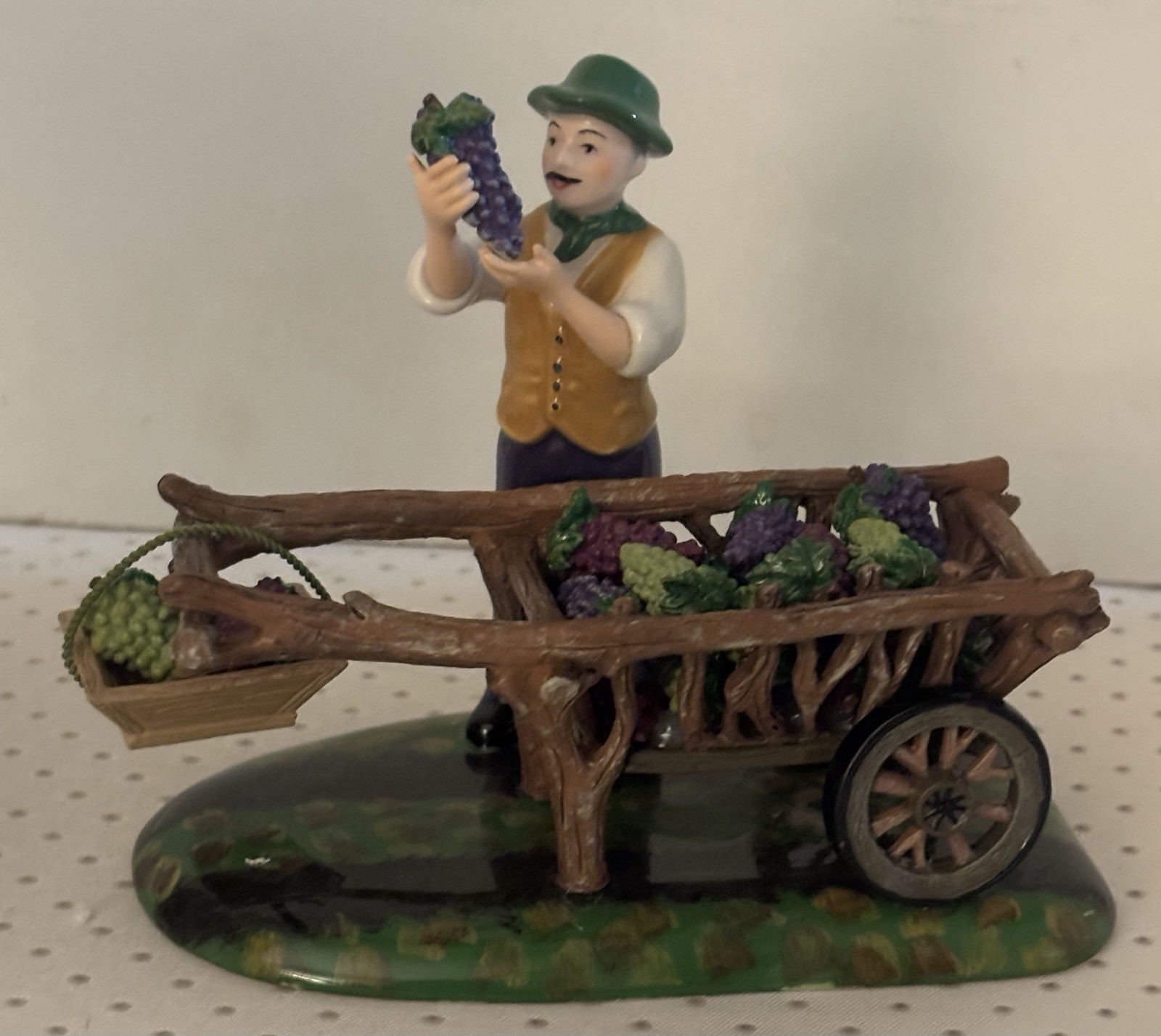 Dept 56 Snow Village Ready For Picking Retired Wine Grapes Accessory