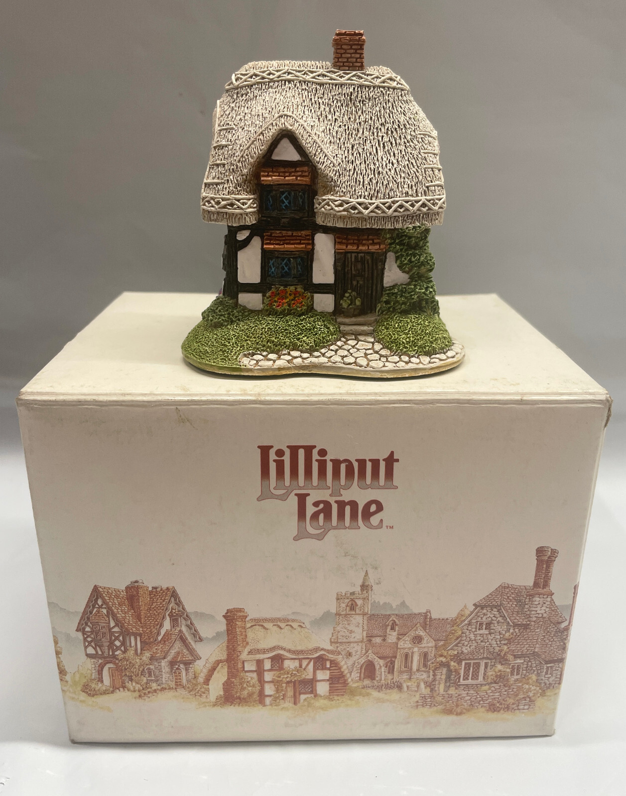 Lilliput Lane Granny Smiths House w Deed 2.75″ x 2.5″ x 2.5″ New NIB