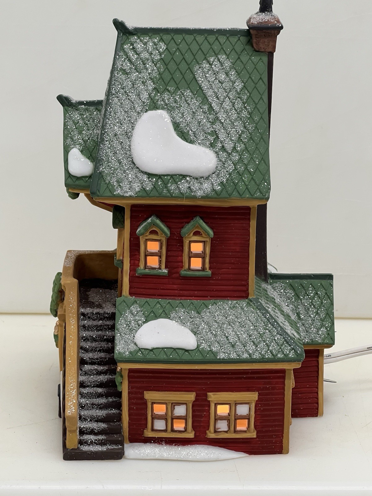 Dept 56 North Pole Santas Rooming House #56386 1995 Retired Excellent !