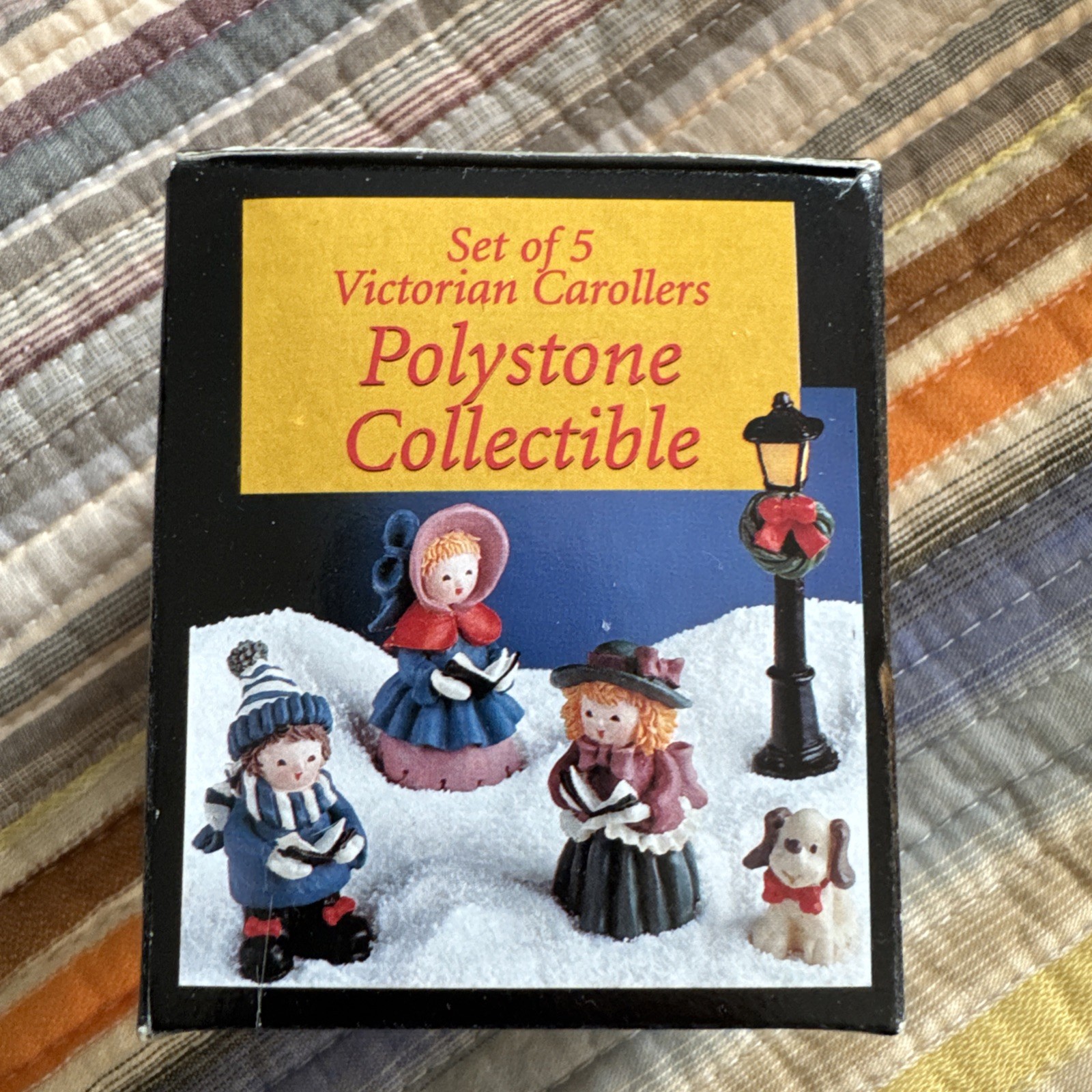 Vtg Box of 5 -Carolers Dog Lightpost Christmas Village Figurines Polystone