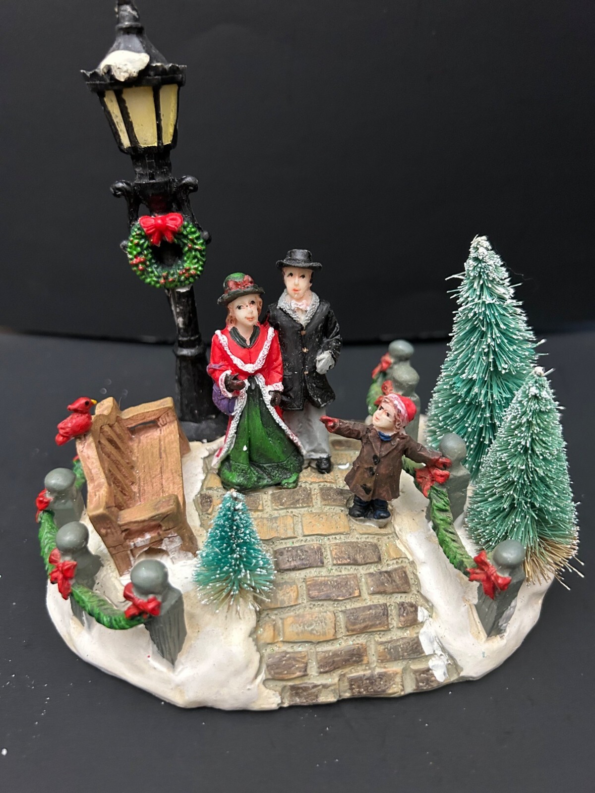 Department 18 Family In Park 2007 Vintage Collection Figurine Christmas Decor