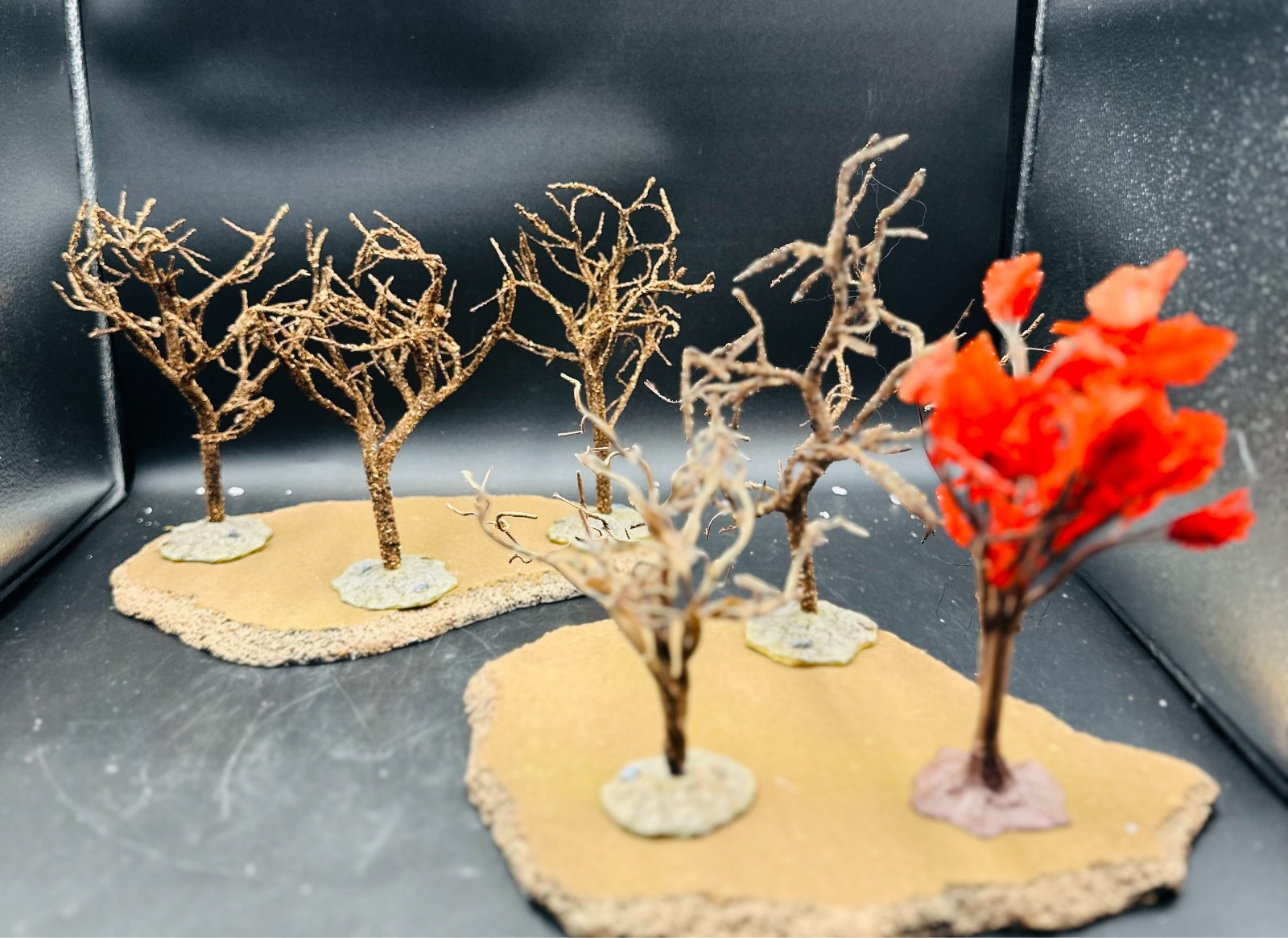 Halloween Village Trees Lot 5 Bare + 1 Orange Tree 2 Display Bases Diorama