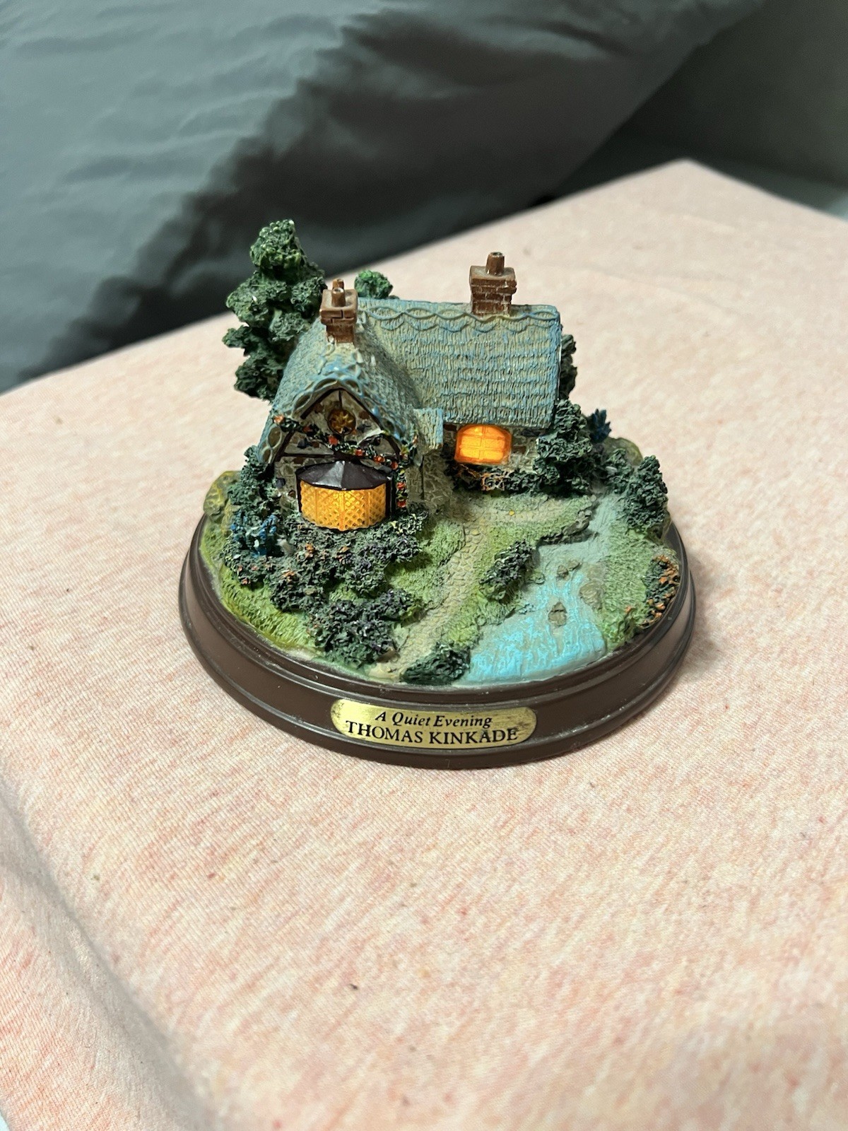 Thomas Kinkade ” A Quiet Evening” Illuminated Lighted Cottage Along A Creek.