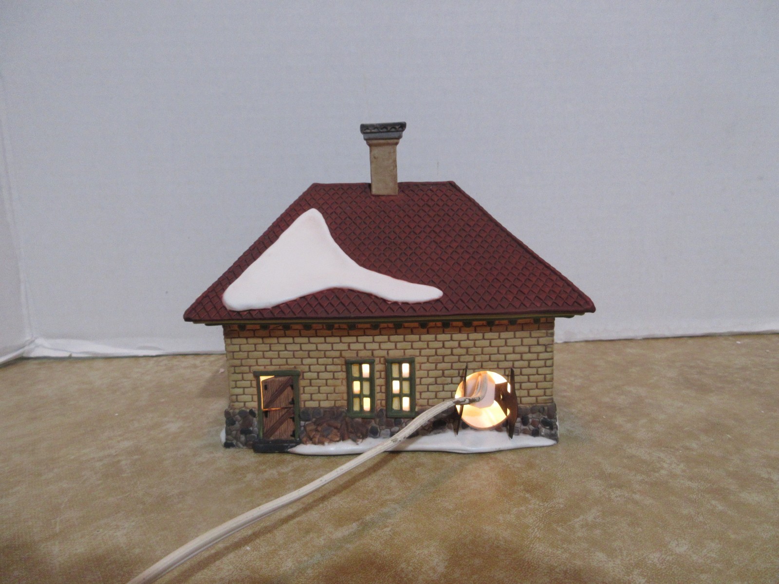 Dept. 56 Heritage New England 1996 Apple Valley School #56172