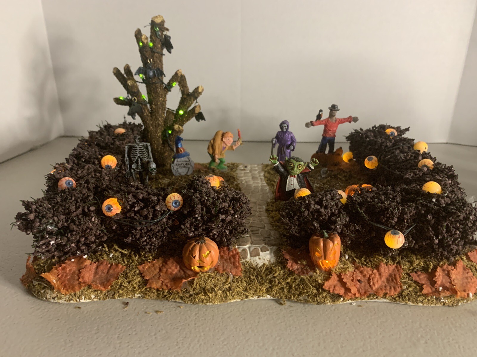 Lemax Spooky Town Ghouls Night Out Front Yard Lighted Halloween Village AS IS