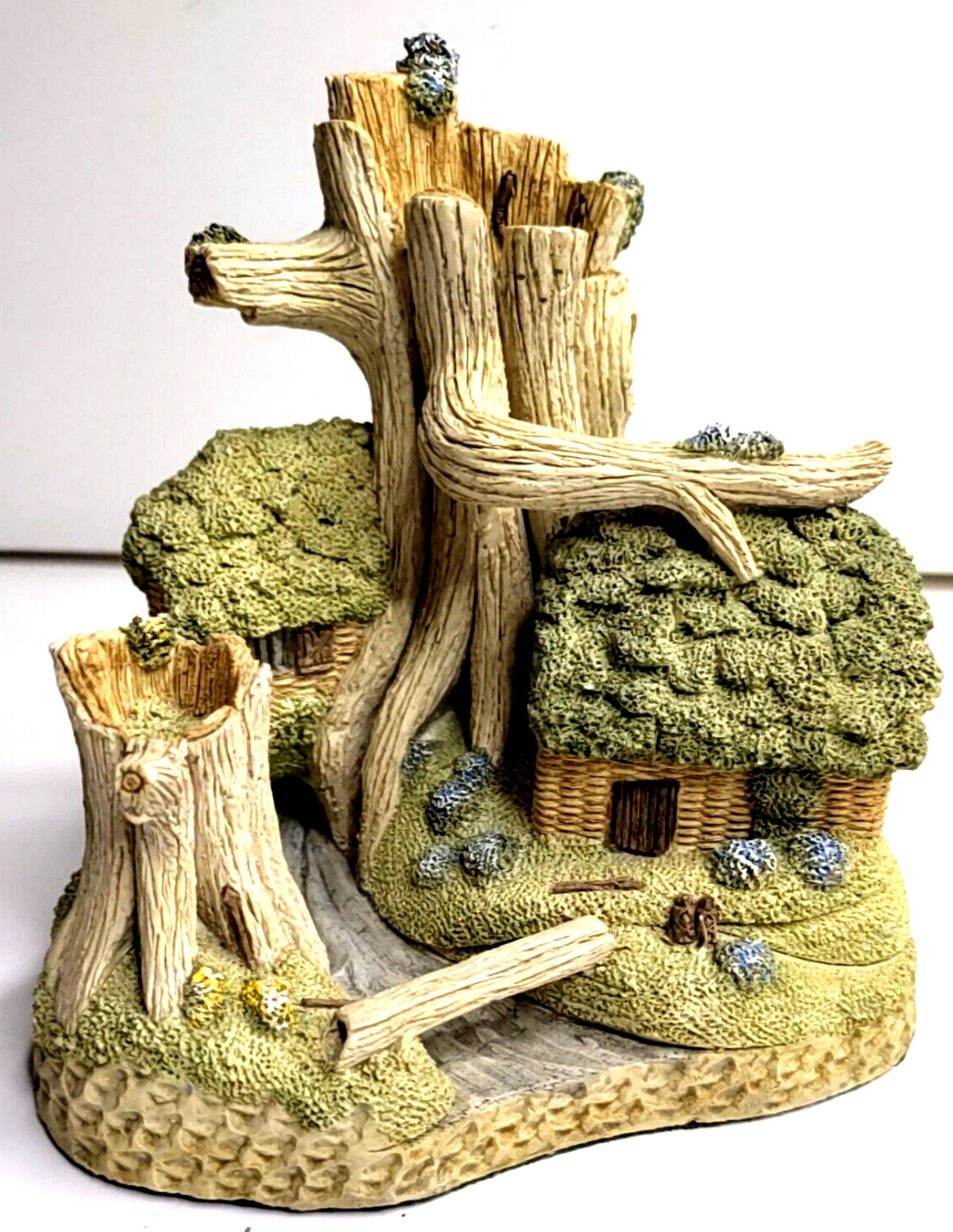 David Winter Cottages Robin Hood’s Hideaway Collectors Guild #1 Spring 1987 Desc