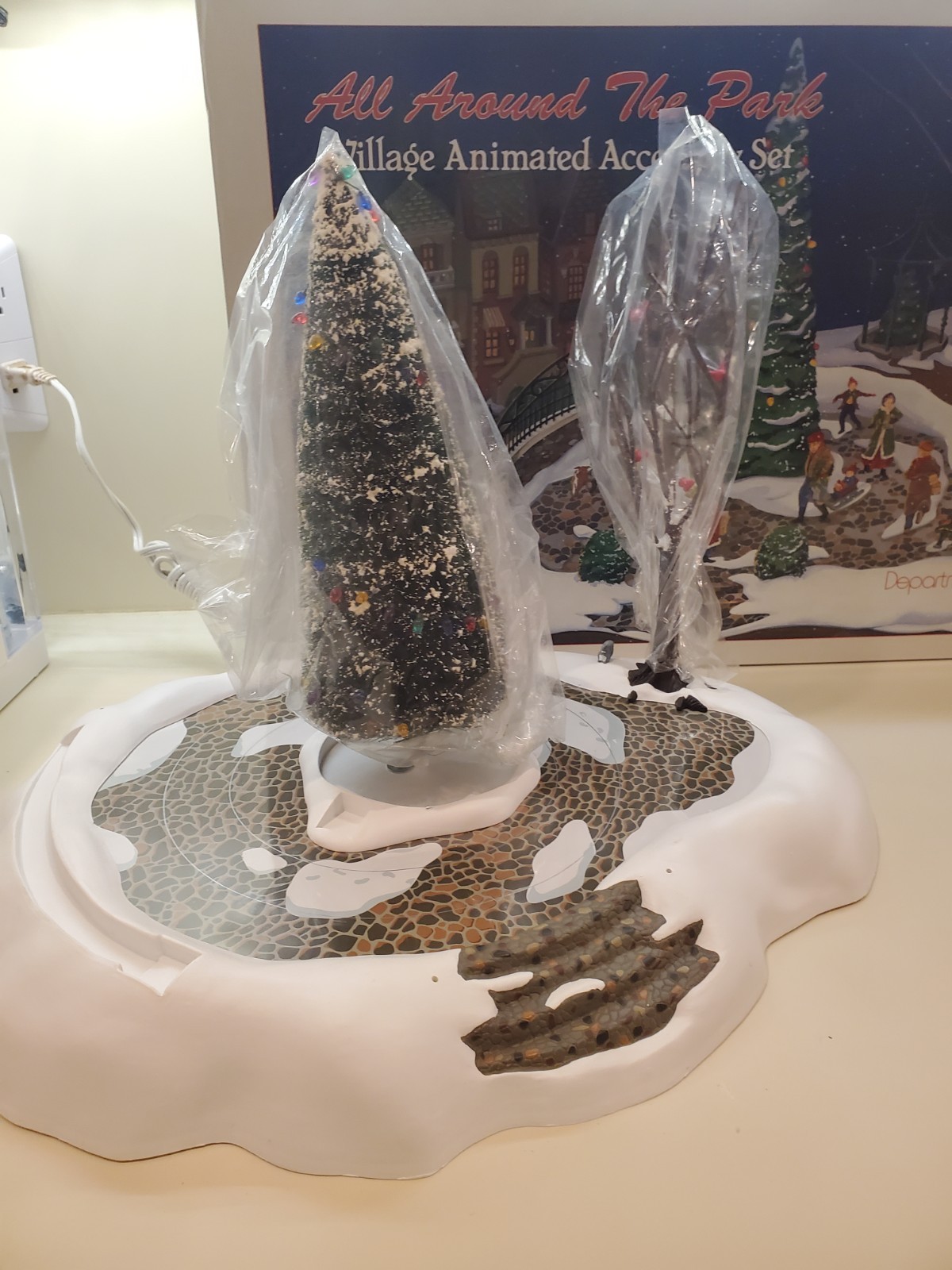 NEW MOTOR INSTAL’D – Dept 56 “All Around The Park” Village Accessory (COMPLETE)