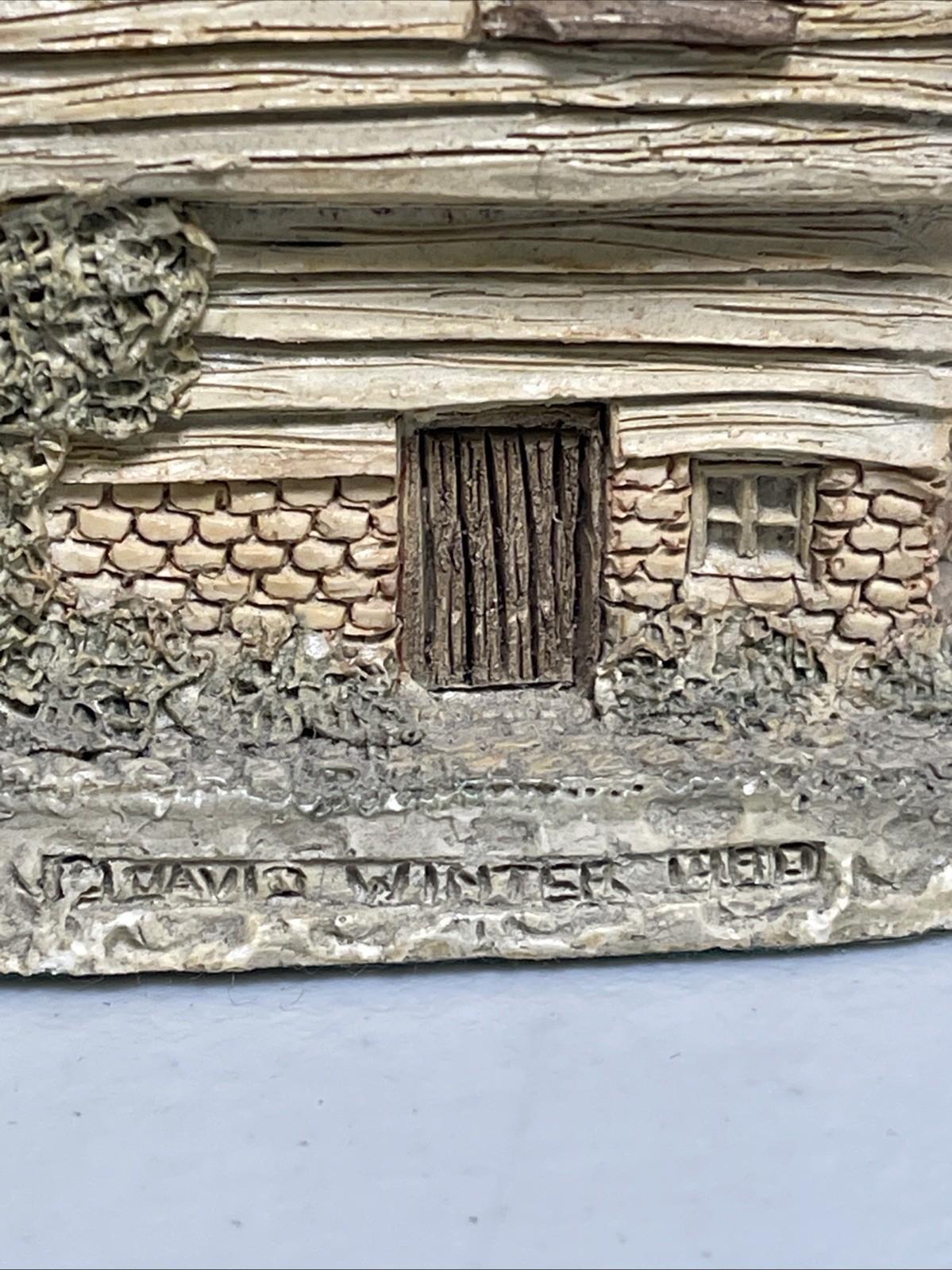 Vintage 1980 David Winter 4″ Wine Merchant Village House Cottage Great Britain