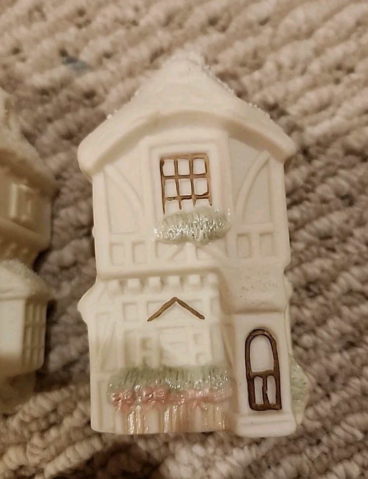 5 Carlton Cards Village Houses Building Figure Decorative Church Bakery Toy VTG
