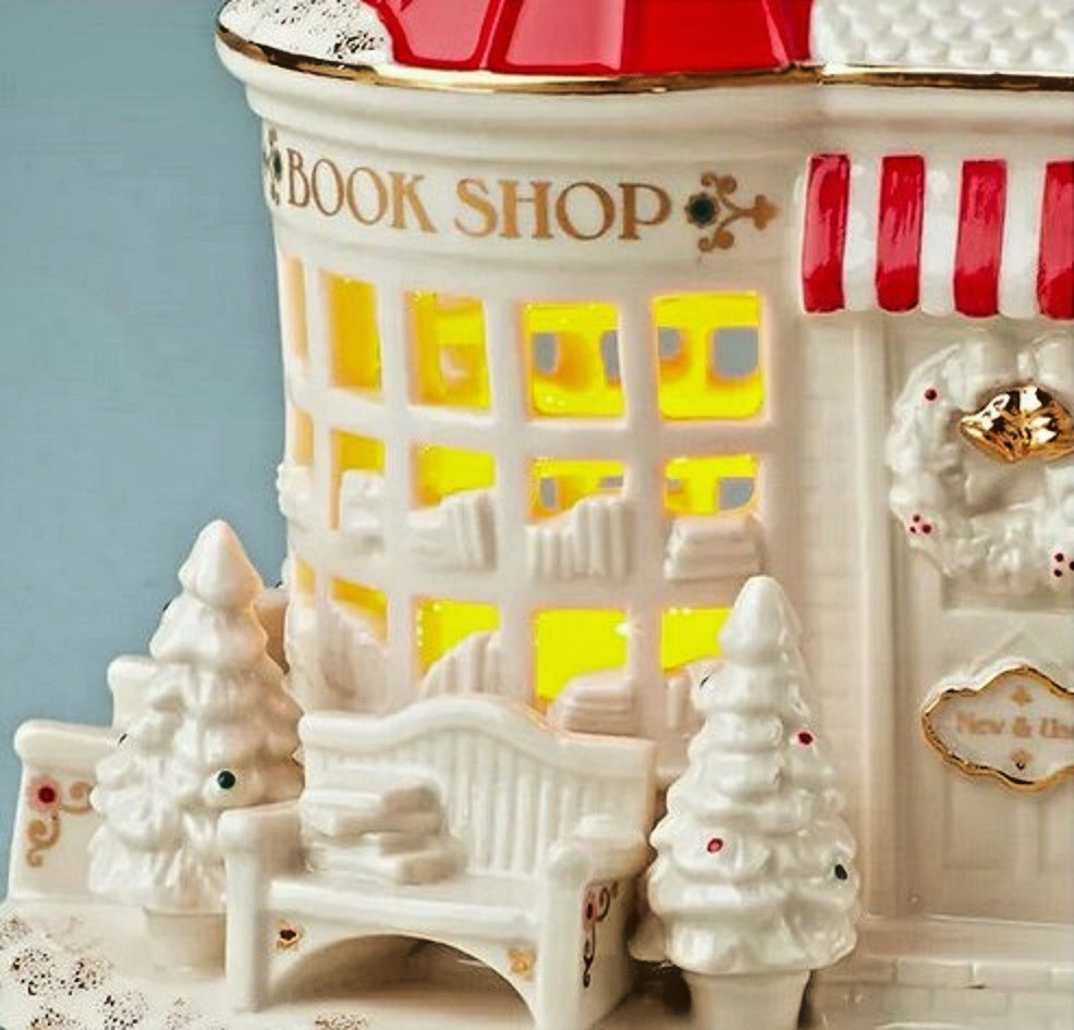 Lenox Mistletoe Park Lit BOOK SHOP Village Treasures Figurine NEW Boxed