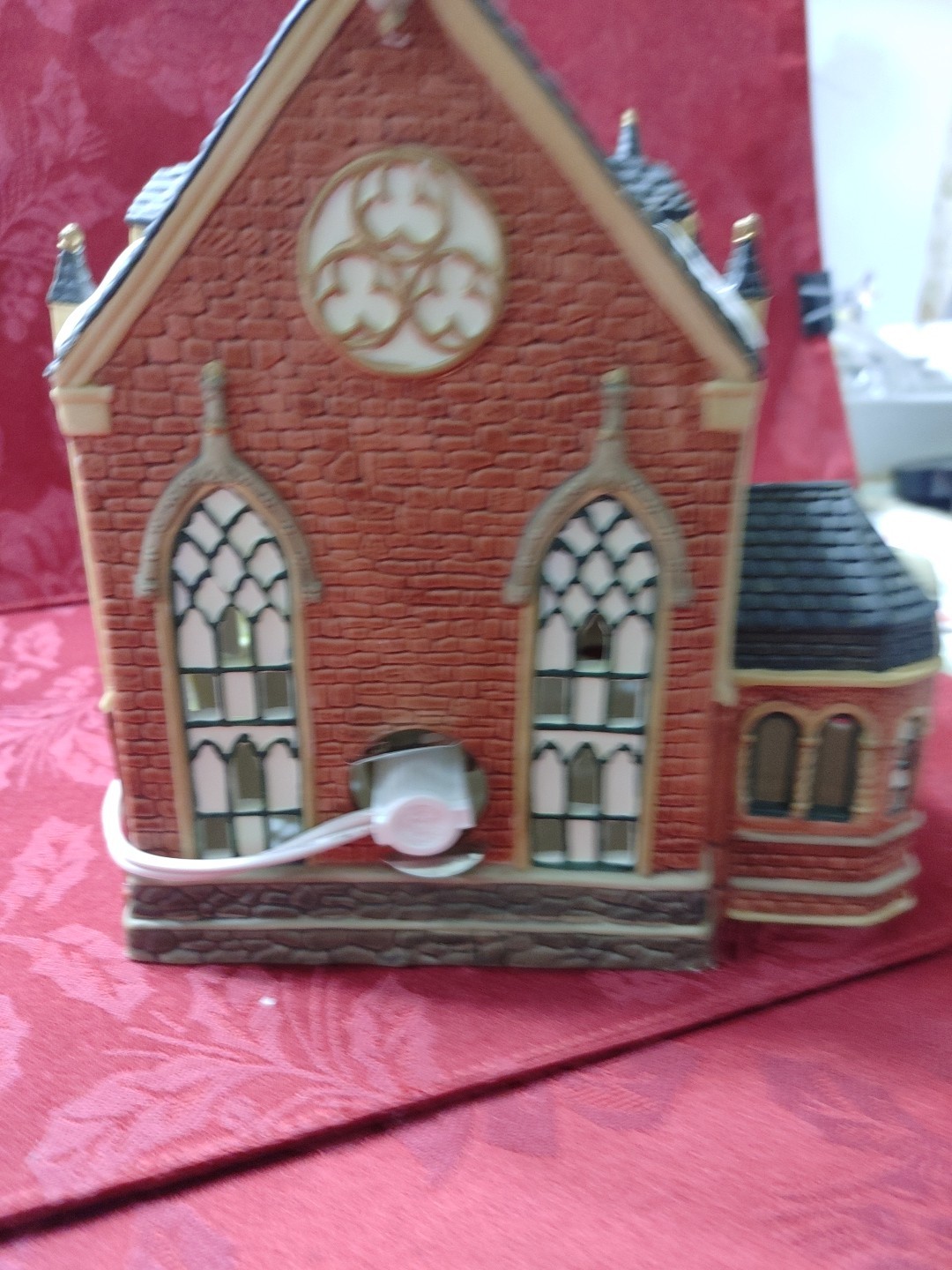Heartland Valley Village 2000 Cathedral Church Limited Edition O’well W/light