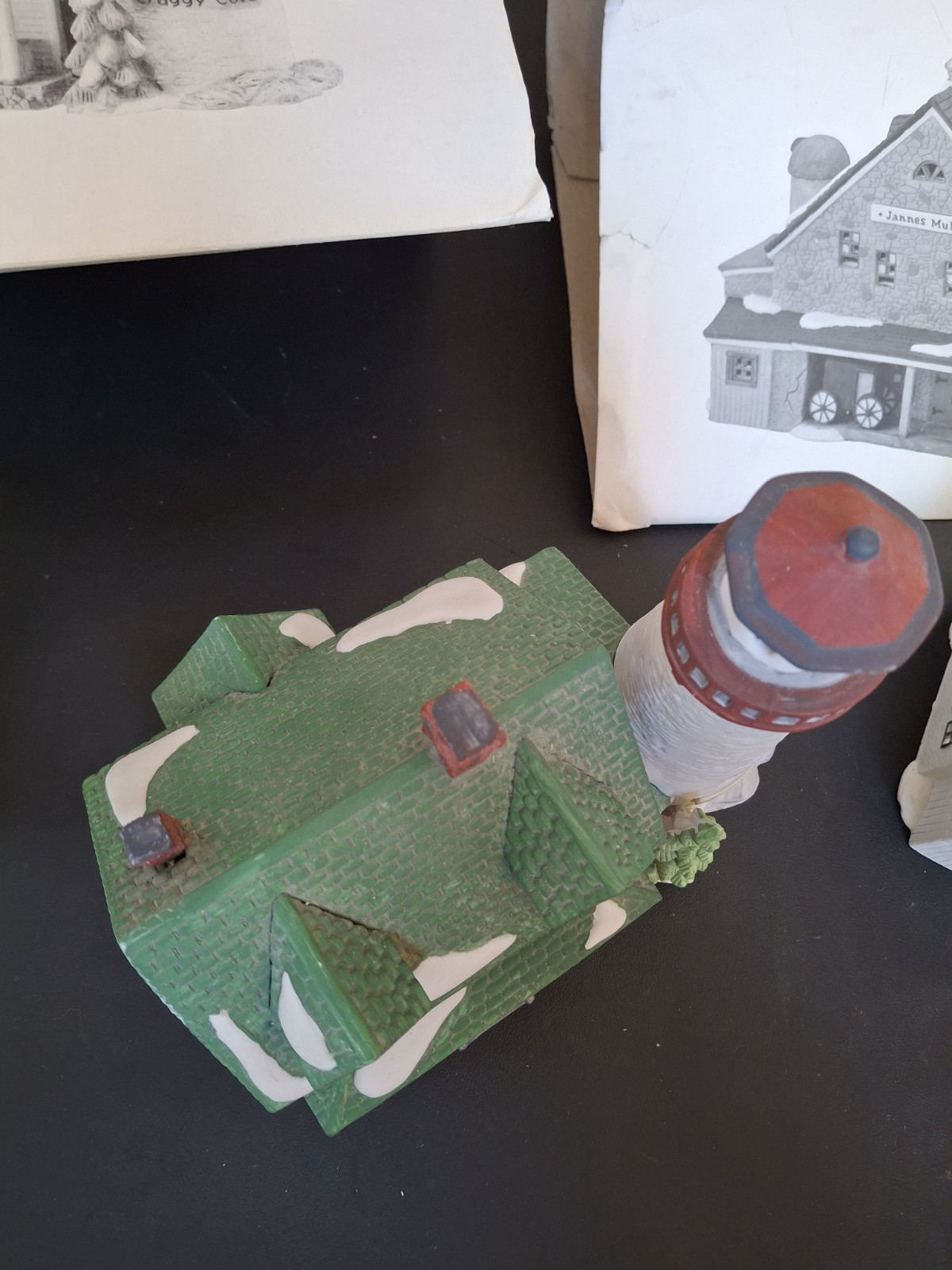 2 DEPT 56 New England Village CRAGGY COVE LIGHTHOUSE & JANNES MULLET AMISH BARN
