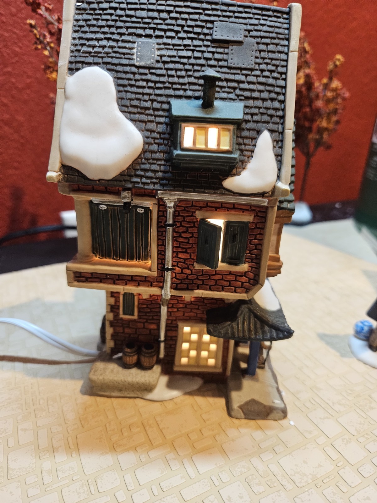Dept 56 Dickens Village the China Trader 56.58447 With Fine Asian Antiques 58462