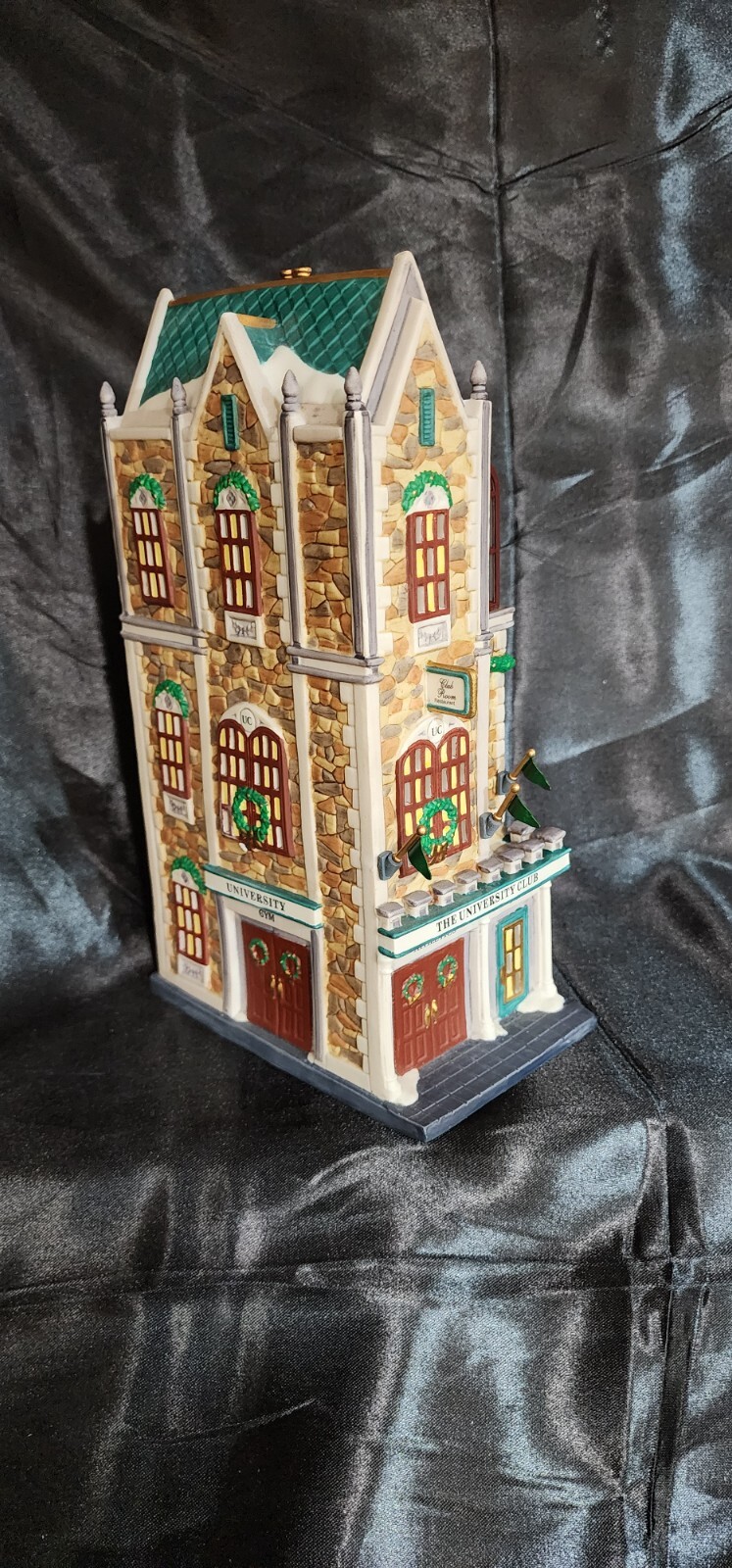 Dept 56 Christmas in the City “University Club” #58945 Item#309