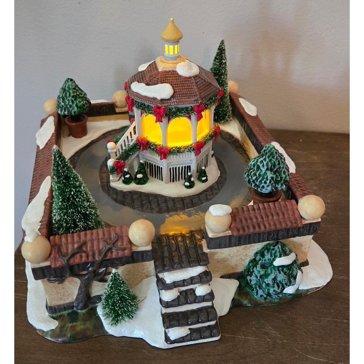 Dept 56 Classic Village Square Animated Lighted Christmas Gazebo 56.53406