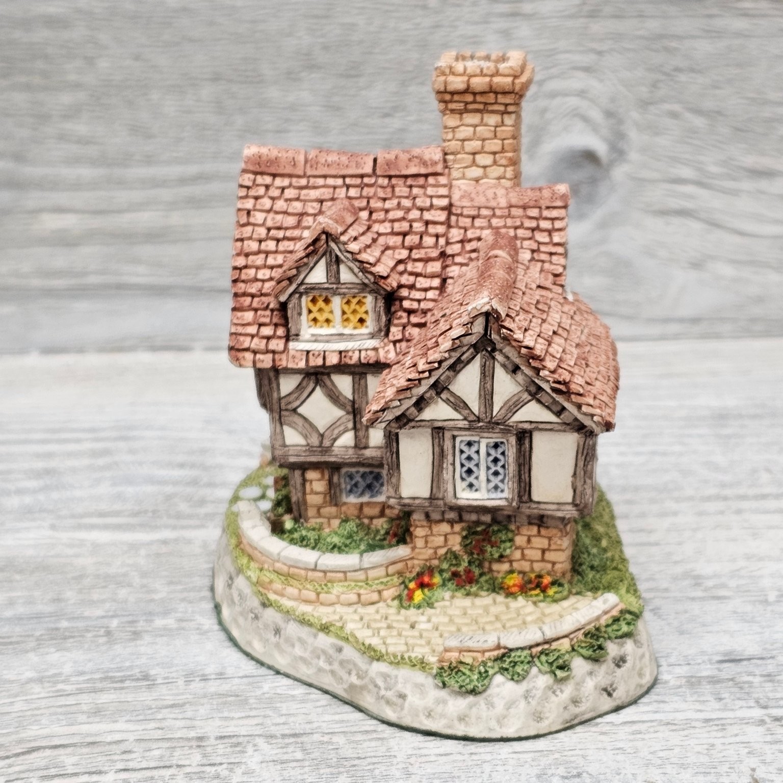 David Winter The Hall Tudor Cottage Hand Painted 1993 Collectible 4in