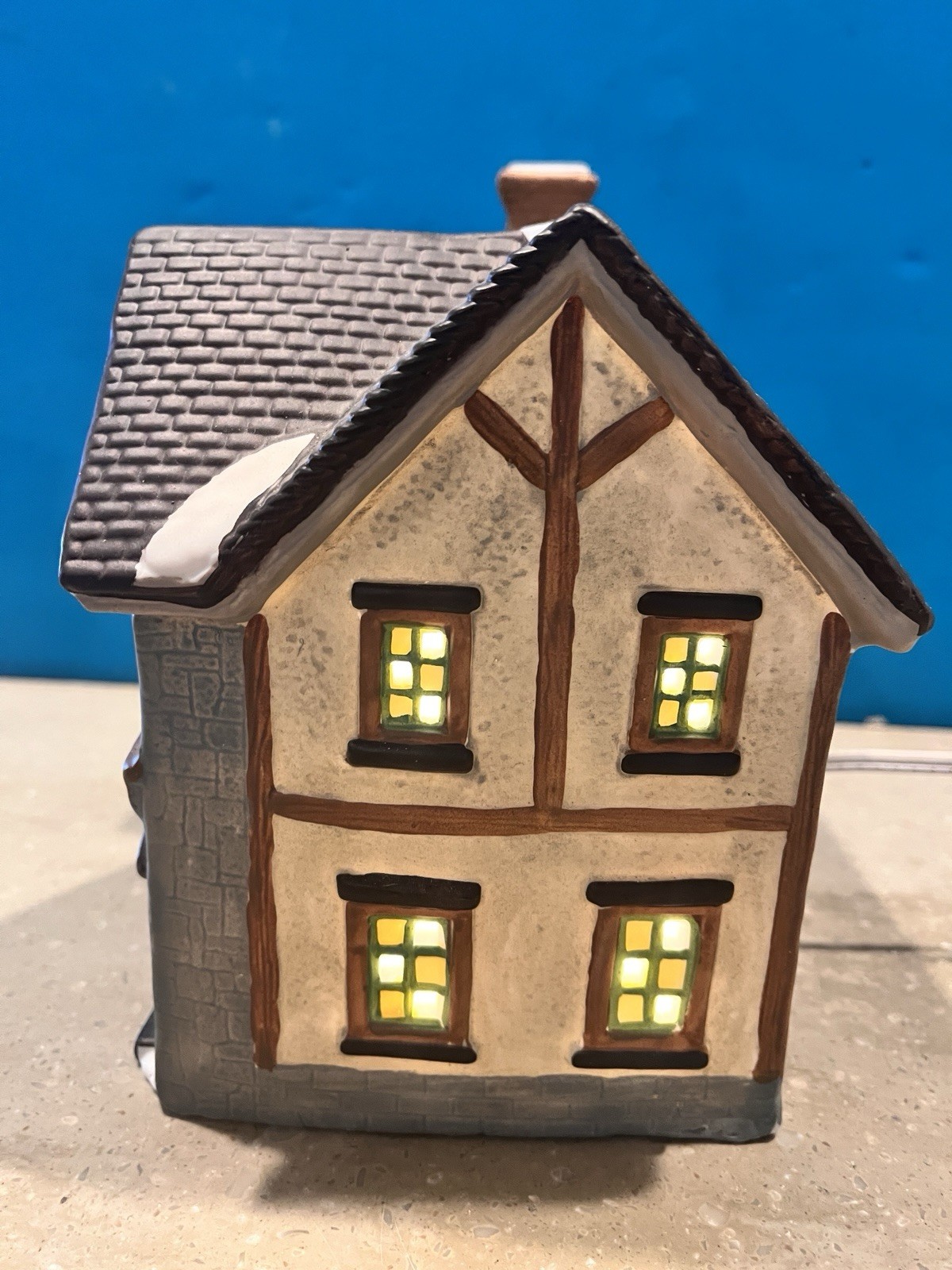 HOLIDAY TIME VINTAGE VILLAGE COUNTRY COTTAGE CHRISTMAS DECORATION HOUSE