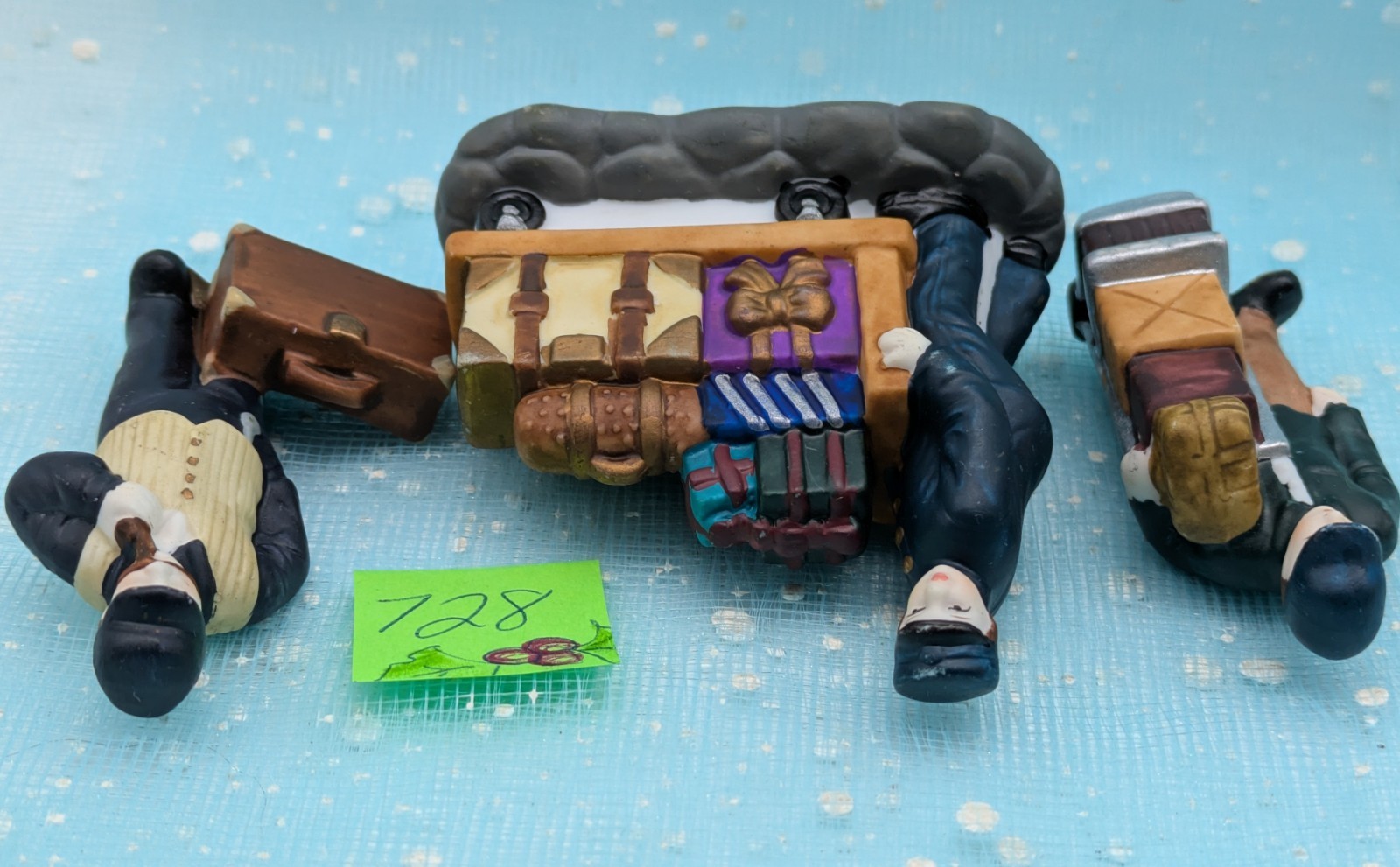 *PAINT LOSS Hershey’s Village baggage luggage porters porcelain LOOSE INV728