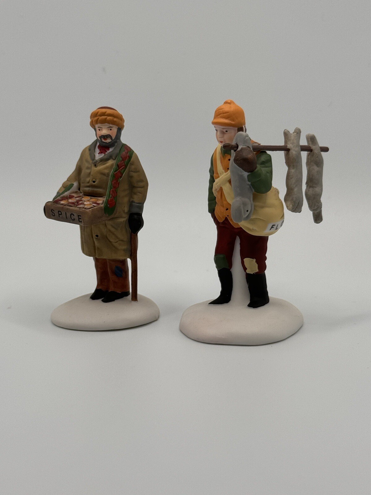 RETIRED DEPARTMENT 56 HERITAGE VILLAGE STREET PEDDLERS #5804-1
