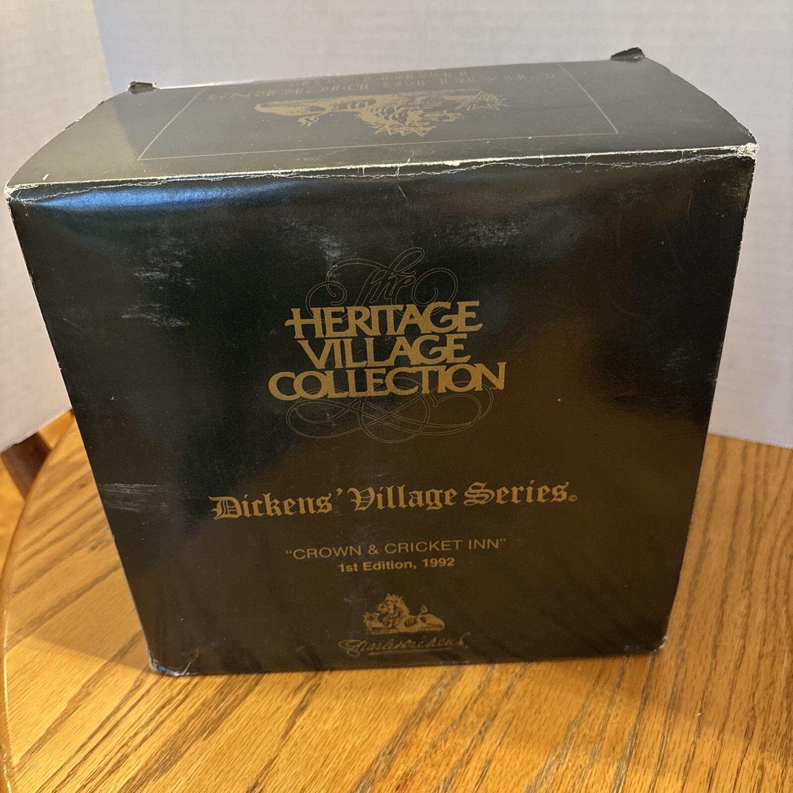 Dept 56 DICKENS VILLAGE 1992 Crown & Cricket Inn 1st Ed. #57509 MINT!