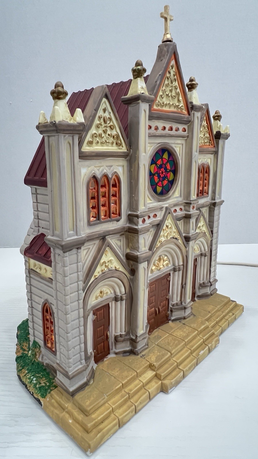 Lemax Caddington Village “French Cathedral” 25403 Retired 2012 Excellent !