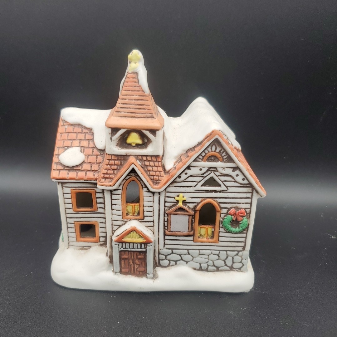 Lefton Colonial Village 1987 Vintage 5.5 In Tall Light Not Included. 06522