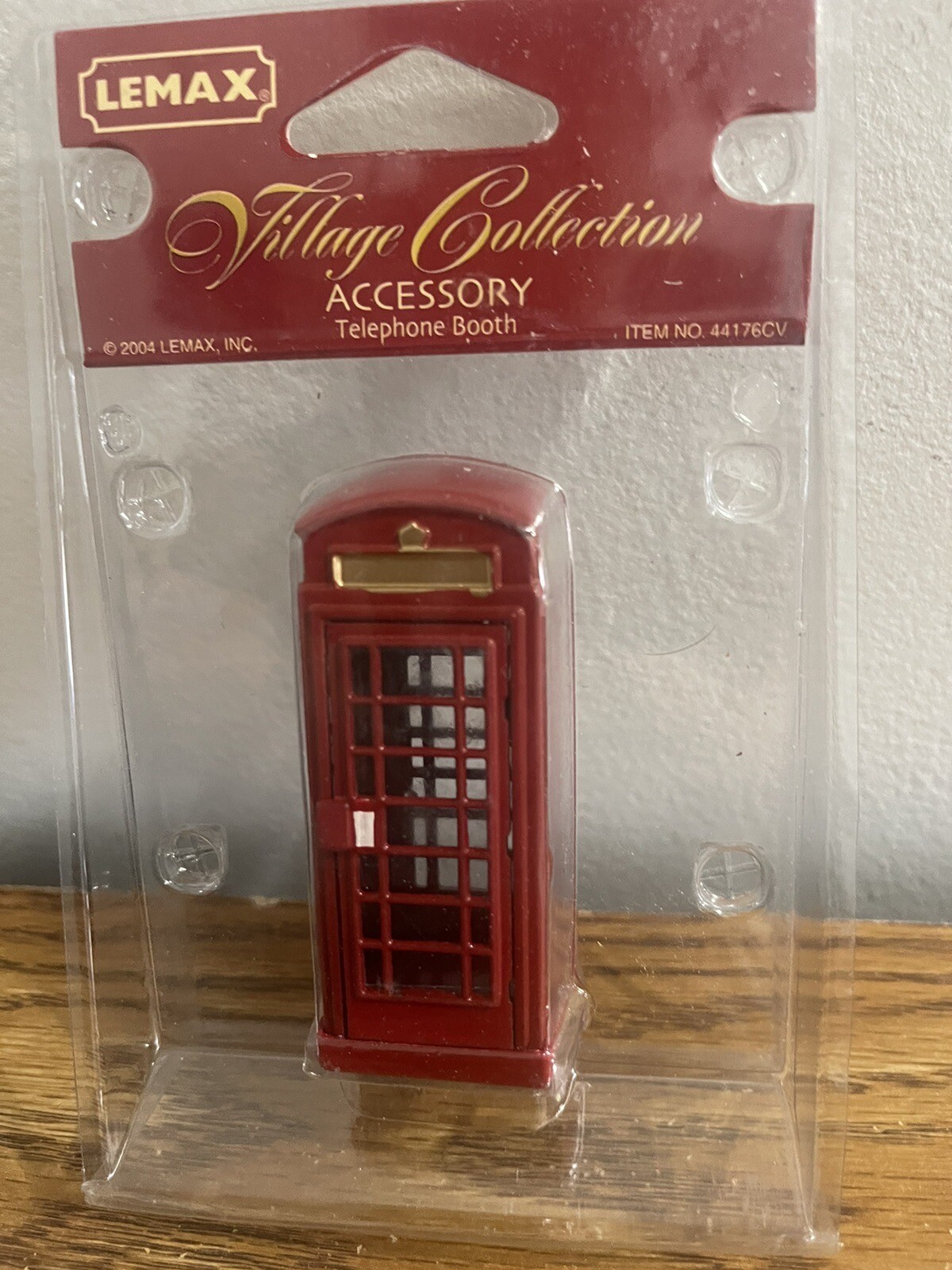 Lemax 2004 Christmas Village Red Telephone Booth Accessory Die Cast #44176 NIB
