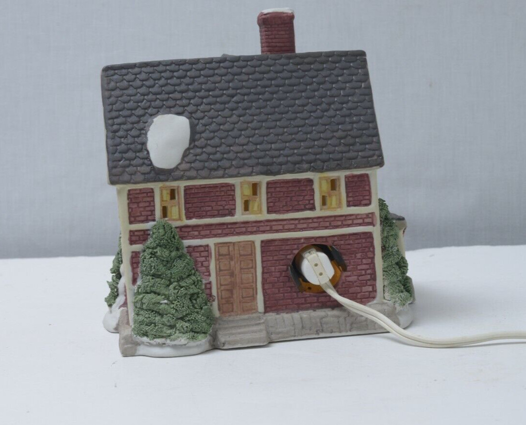 1991 Lemax Hearthside Village Lighted House – Damaged Cracked Roof
