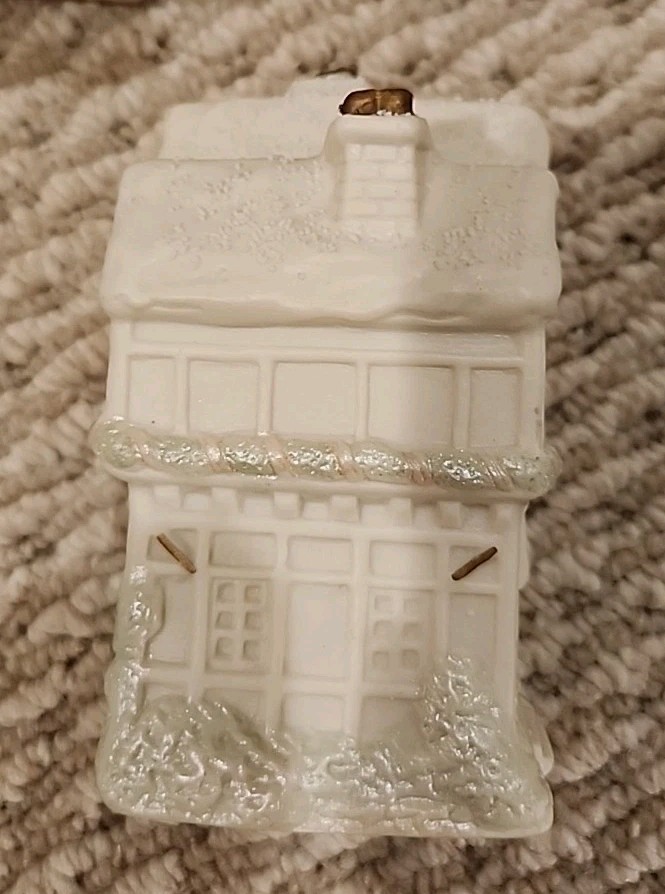5 Carlton Cards Village Houses Building Figure Decorative Church Bakery Toy VTG