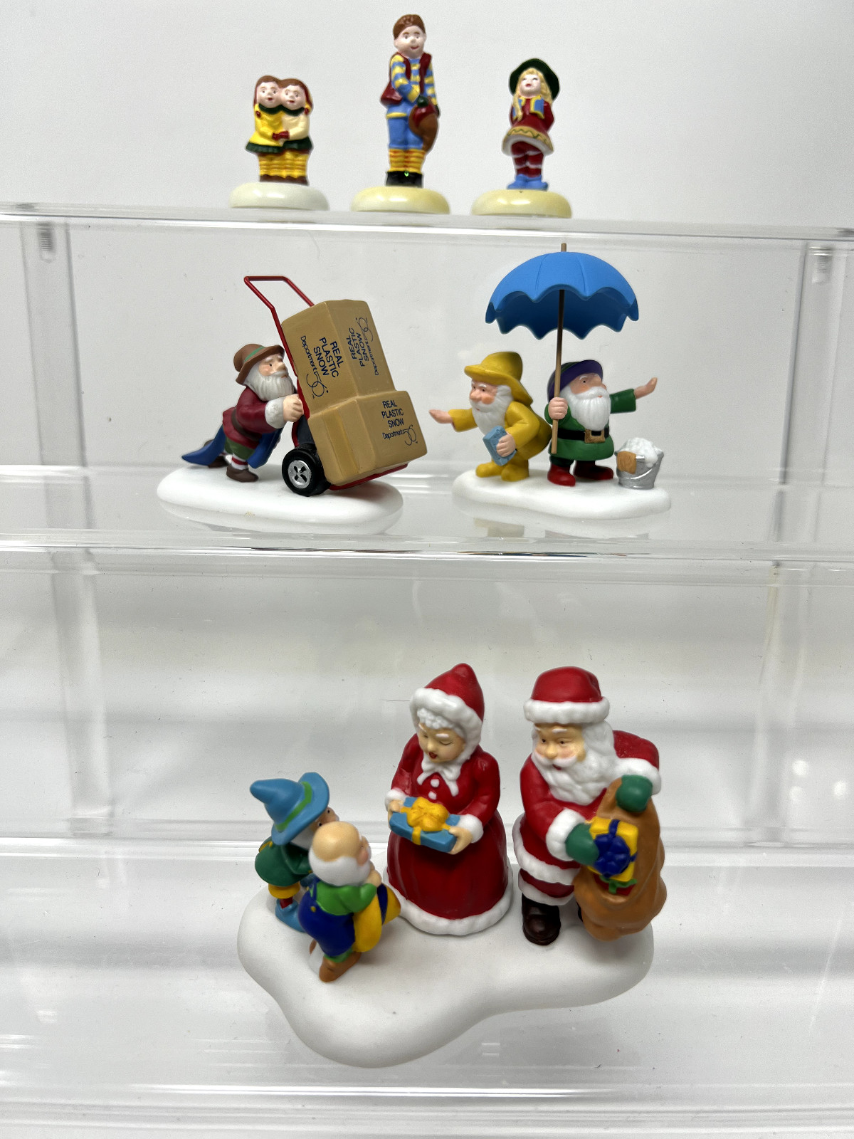 Dept 56 North Pole Village Photo With Santa Car Wash Gifts From Santa 4 Sets