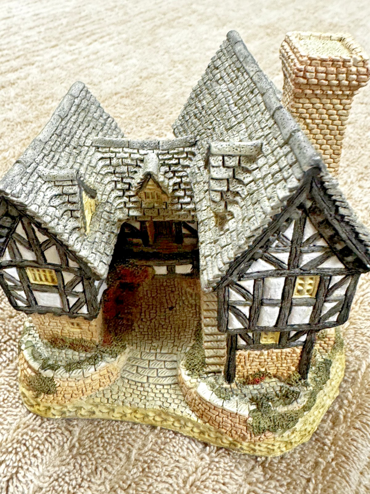 Tudor Manor House by David Winter 1991 No box