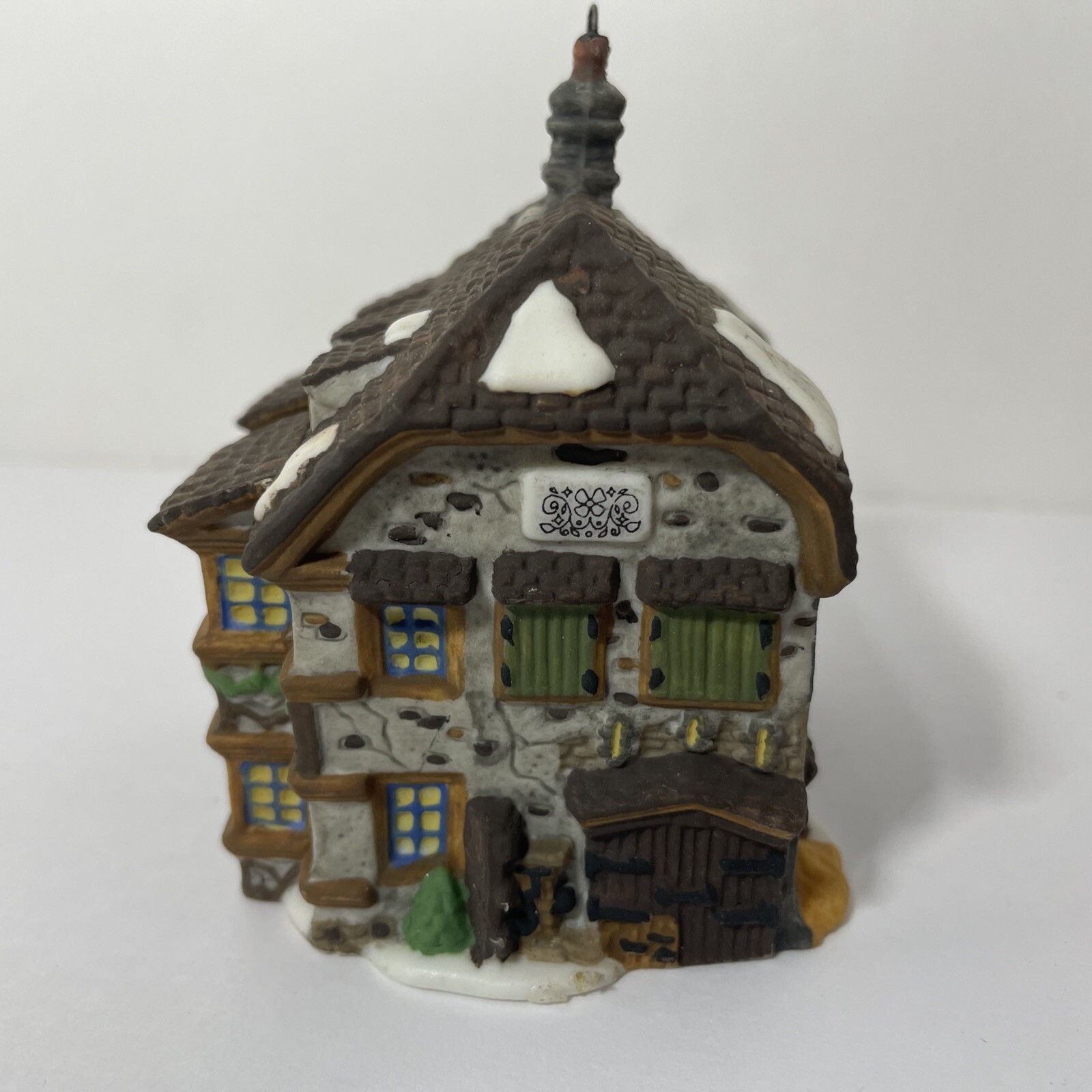 Dept 56 SIR JOHN FALSTAFF INN Christmas ORNAMENT Dickens Heritage 1995 Retired